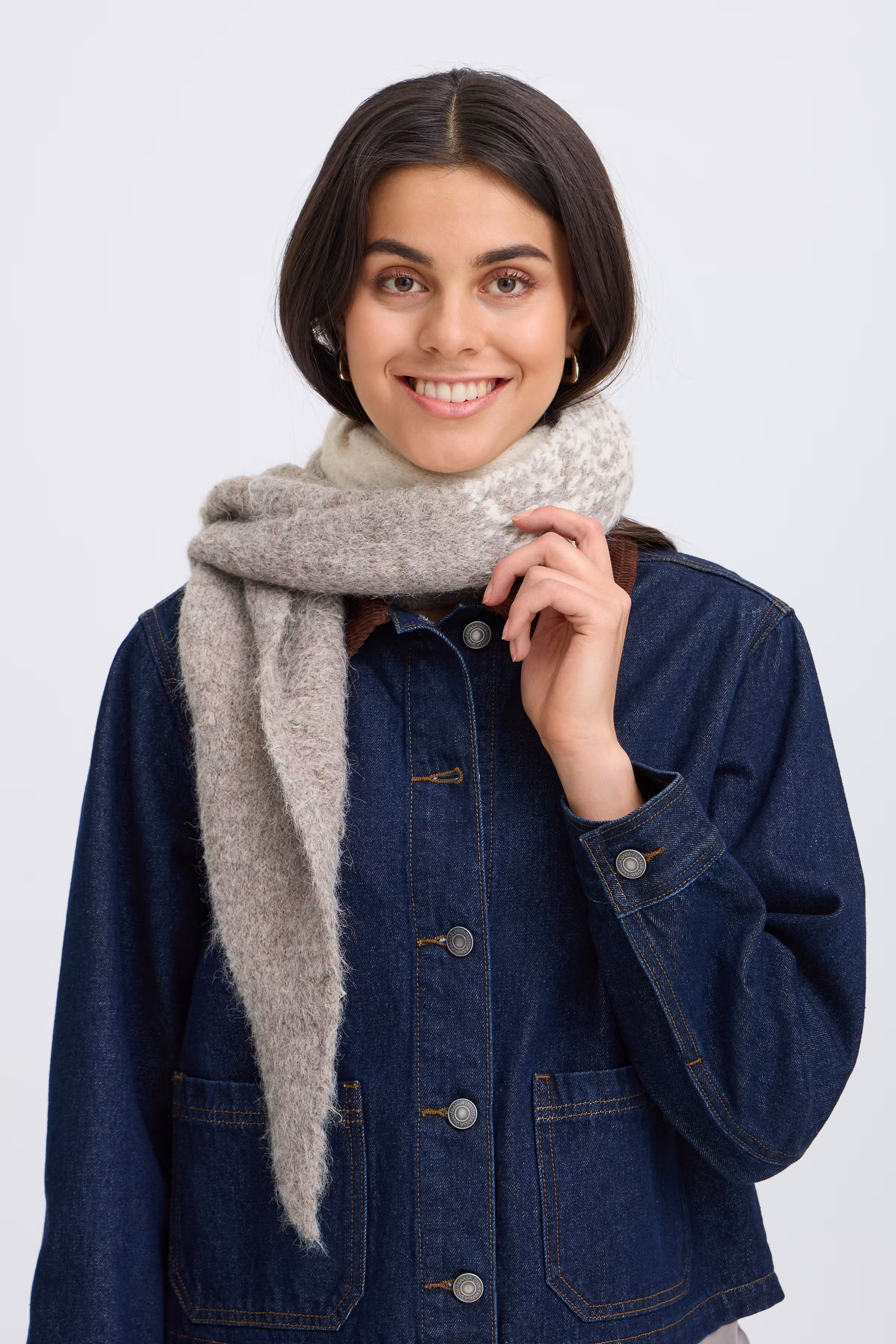 FRTYE Scarf LOOKBOOK FRONT 20618432-900014270