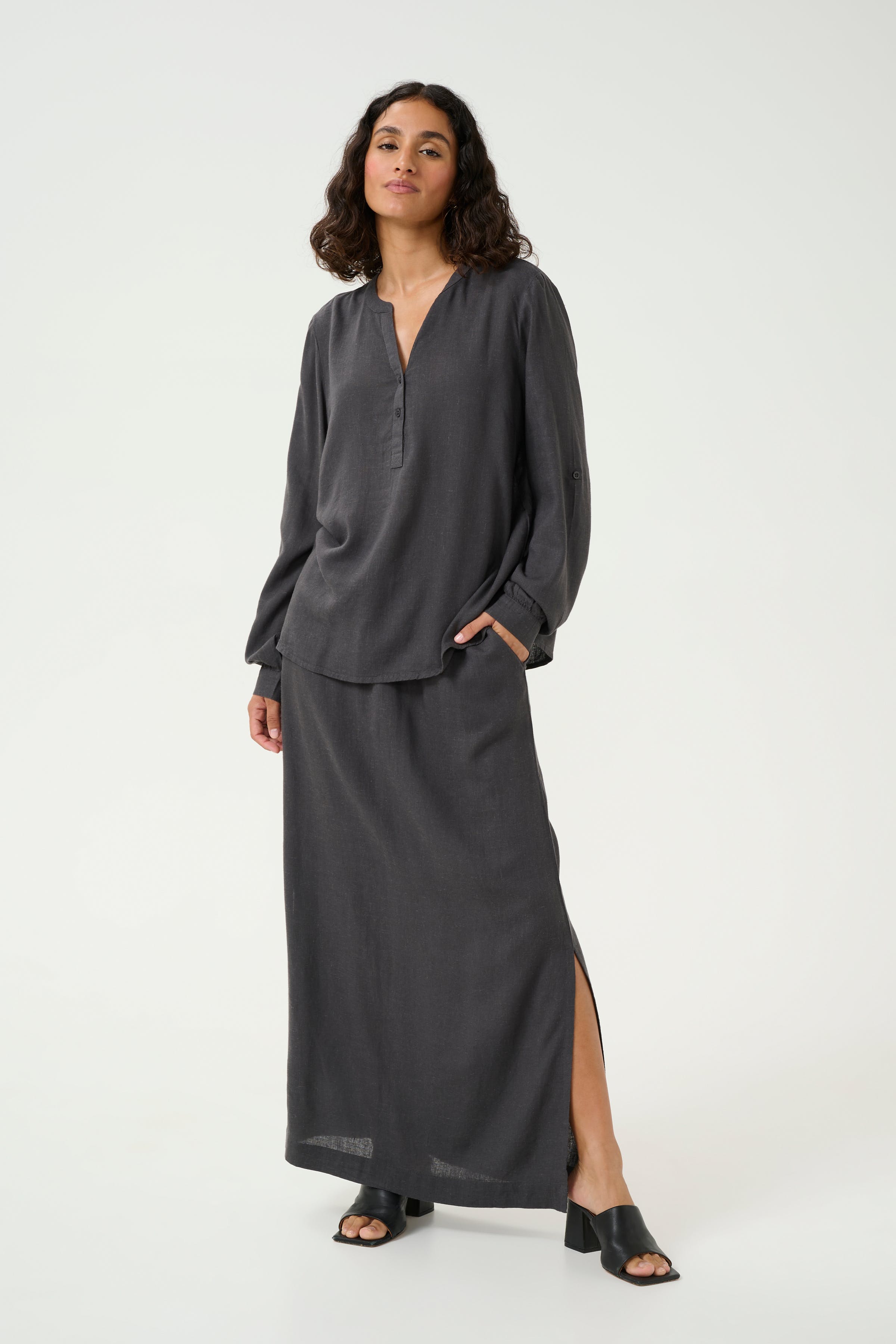 KAmilia Lin Skjørt LOOKBOOK FRONT 10509664-190205