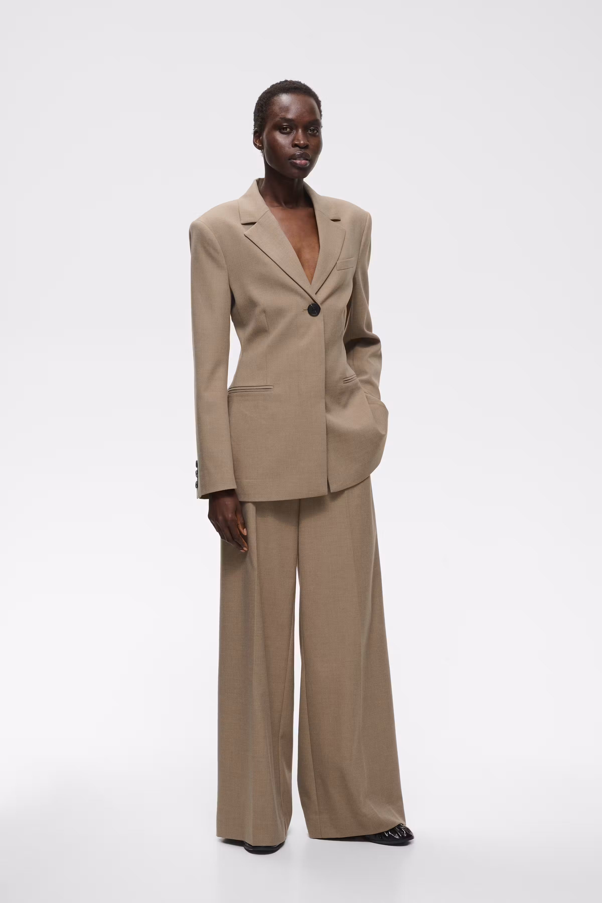 CAPRIEIW Blazer LOOKBOOK FRONT 30113089-1715061