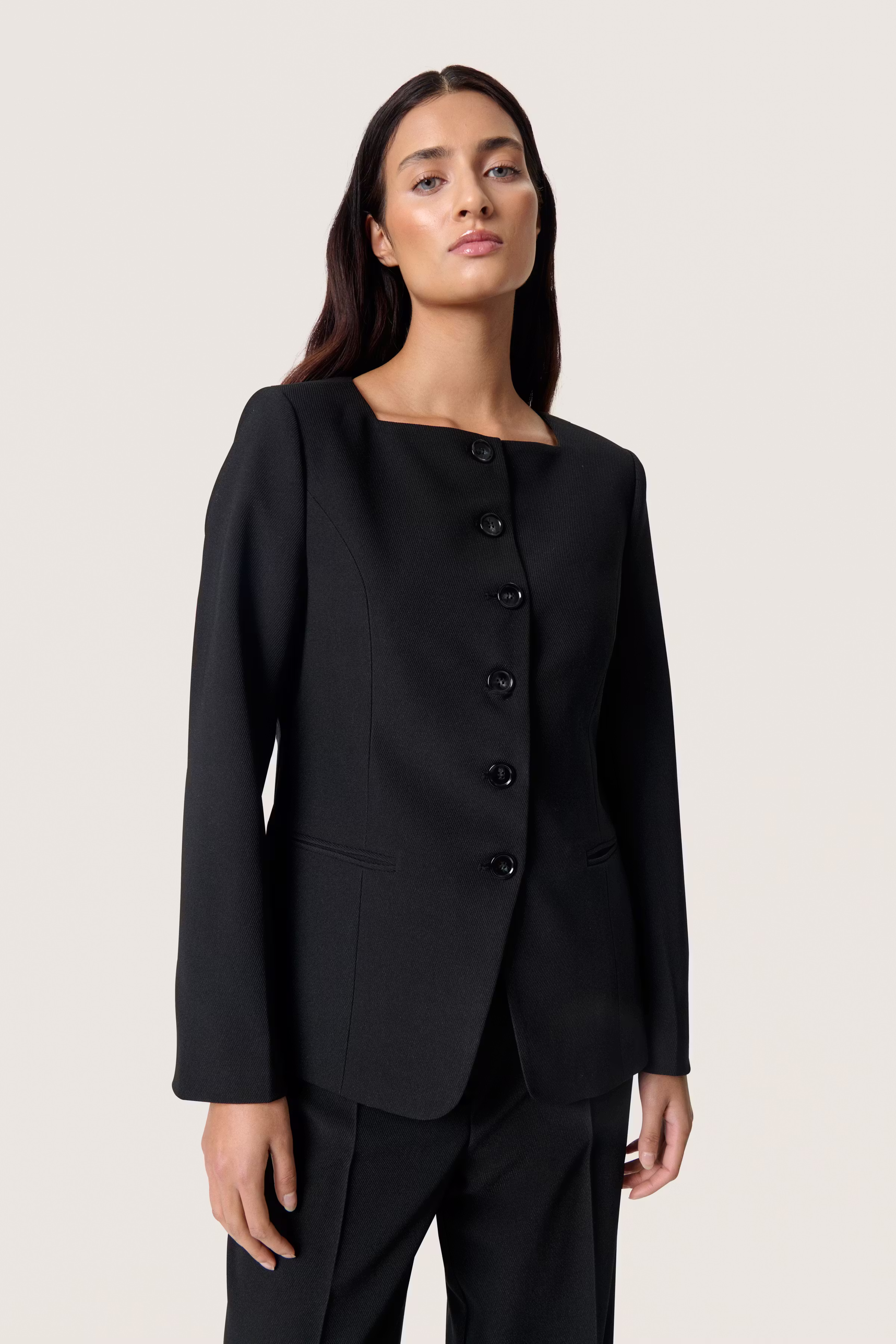 SLSarina Blazer LOOKBOOK FRONT 30408641-194008