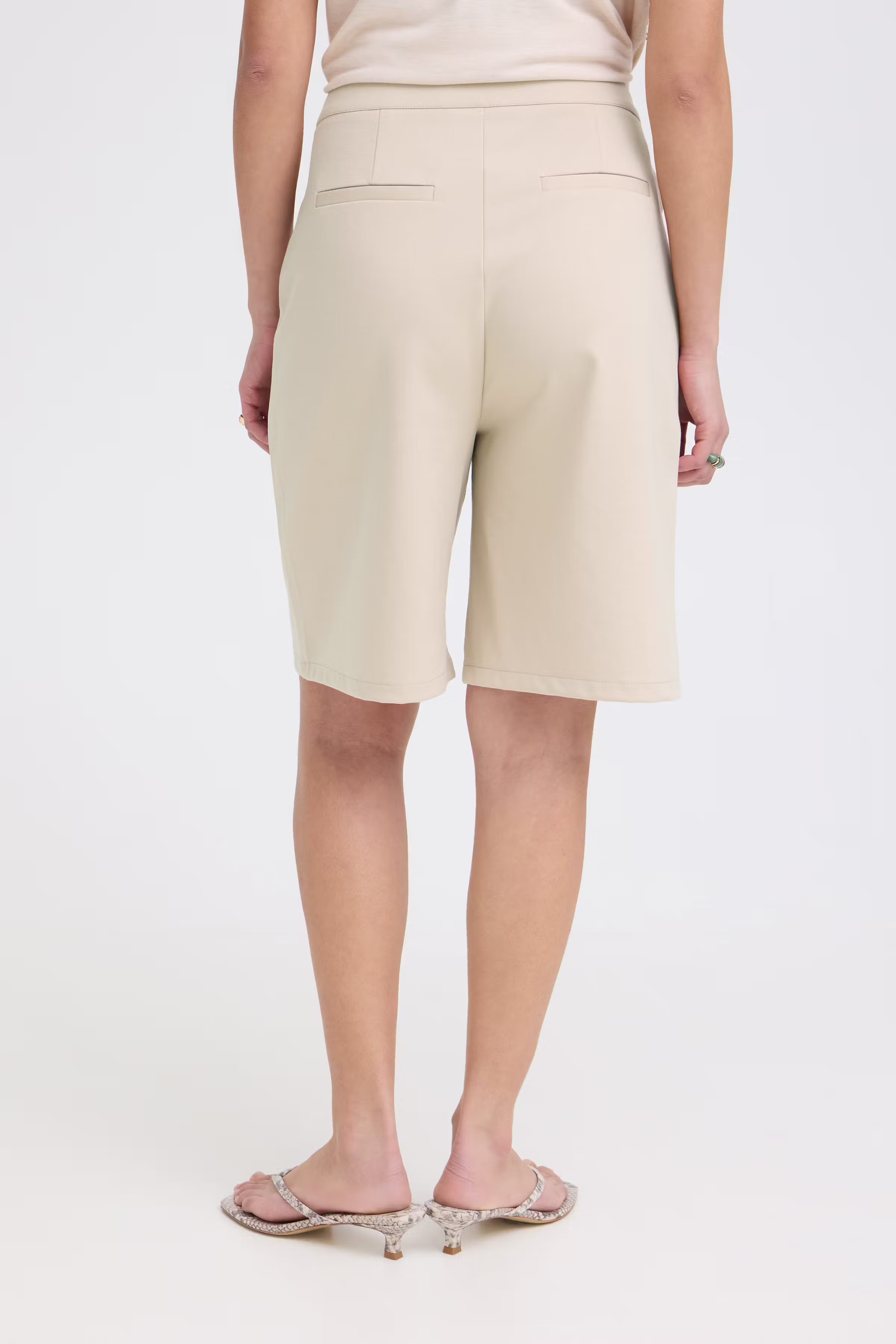 IHKATE Bermuda LOOKBOOK BACK 20126026-151308