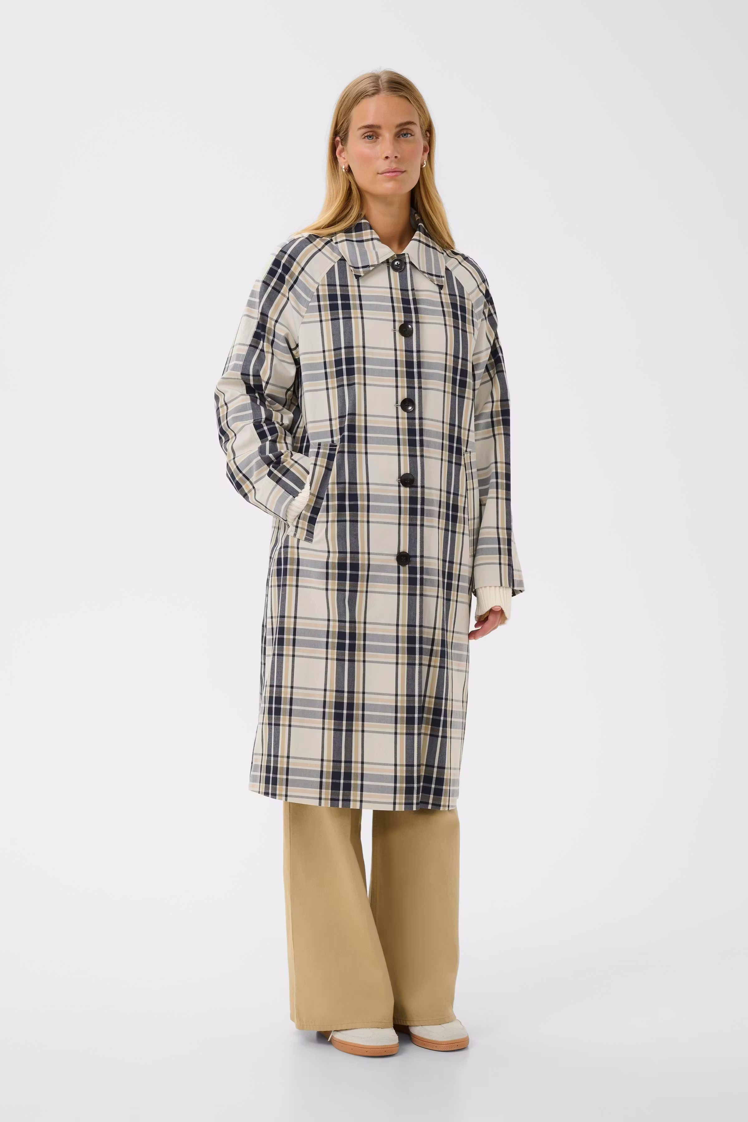 YashaPW Mantel LOOKBOOK FRONT 30310260-304555