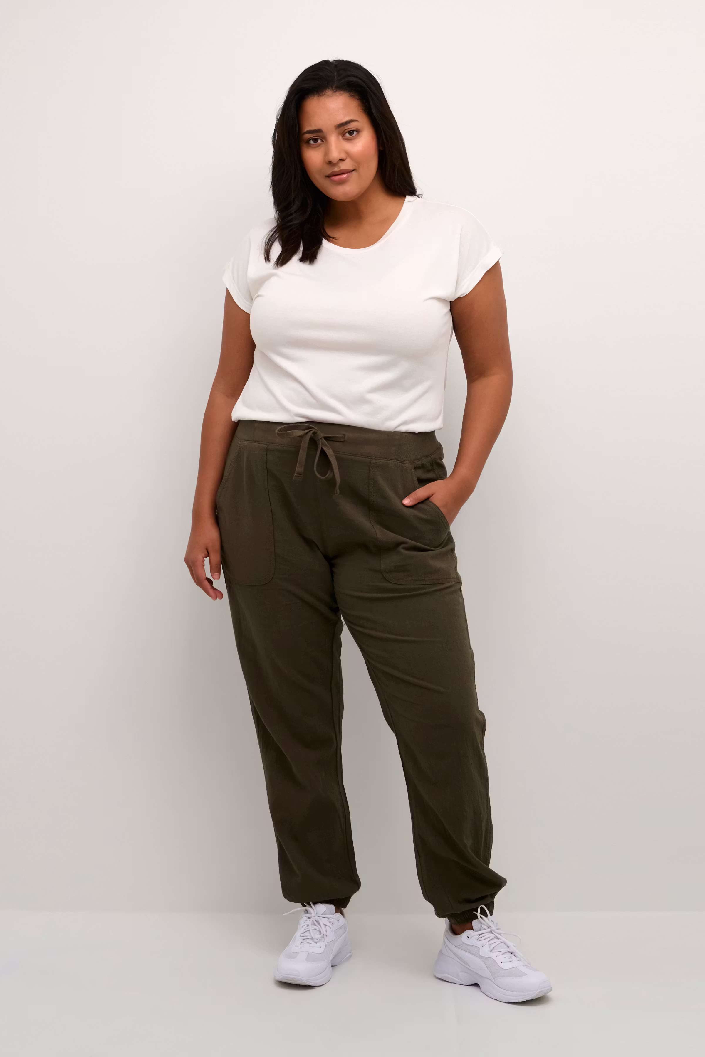 KCnana Trousers LOOKBOOK FRONT 10581492-190511