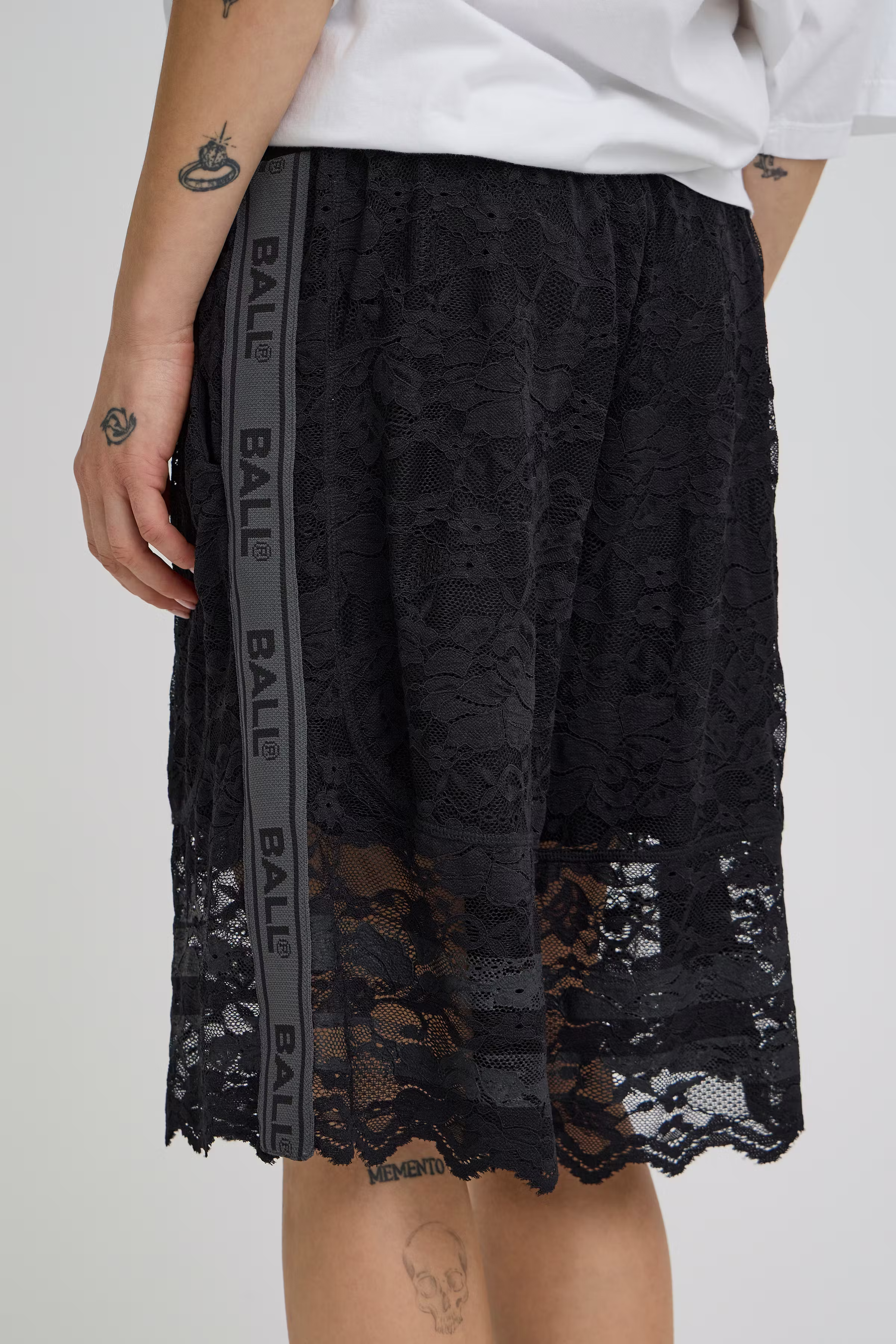 BAFINE Bermuda shorts LOOKBOOK DETAIL 50408069-193911