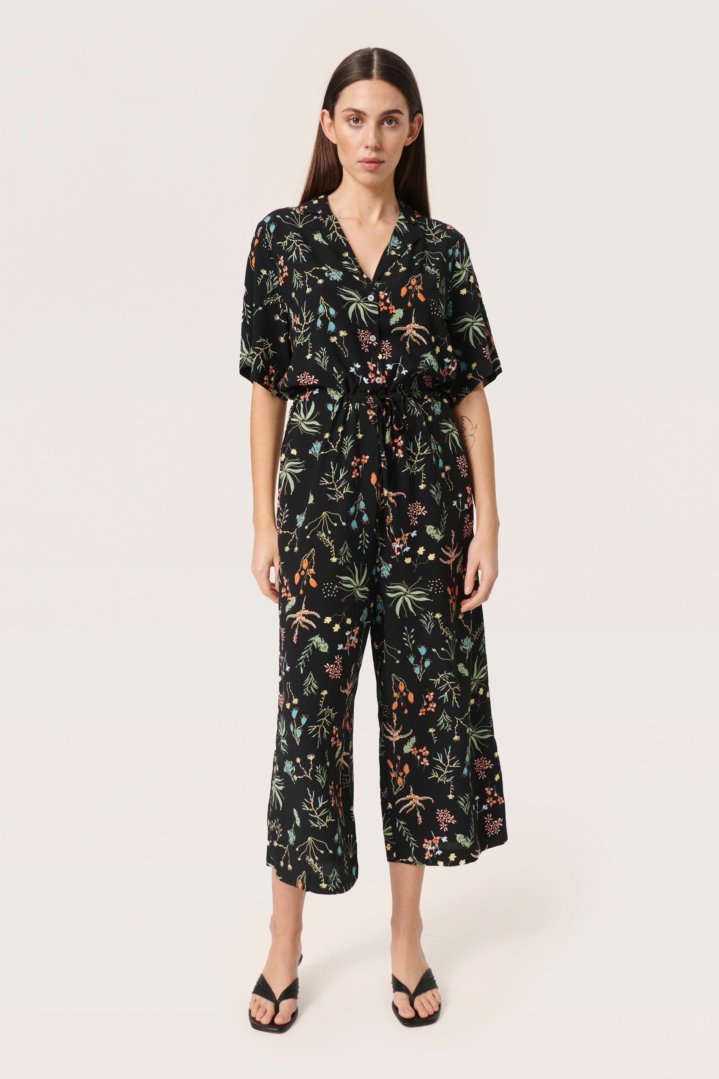 SLIndre Jumpsuit LOOKBOOK FRONT 30406878-301925