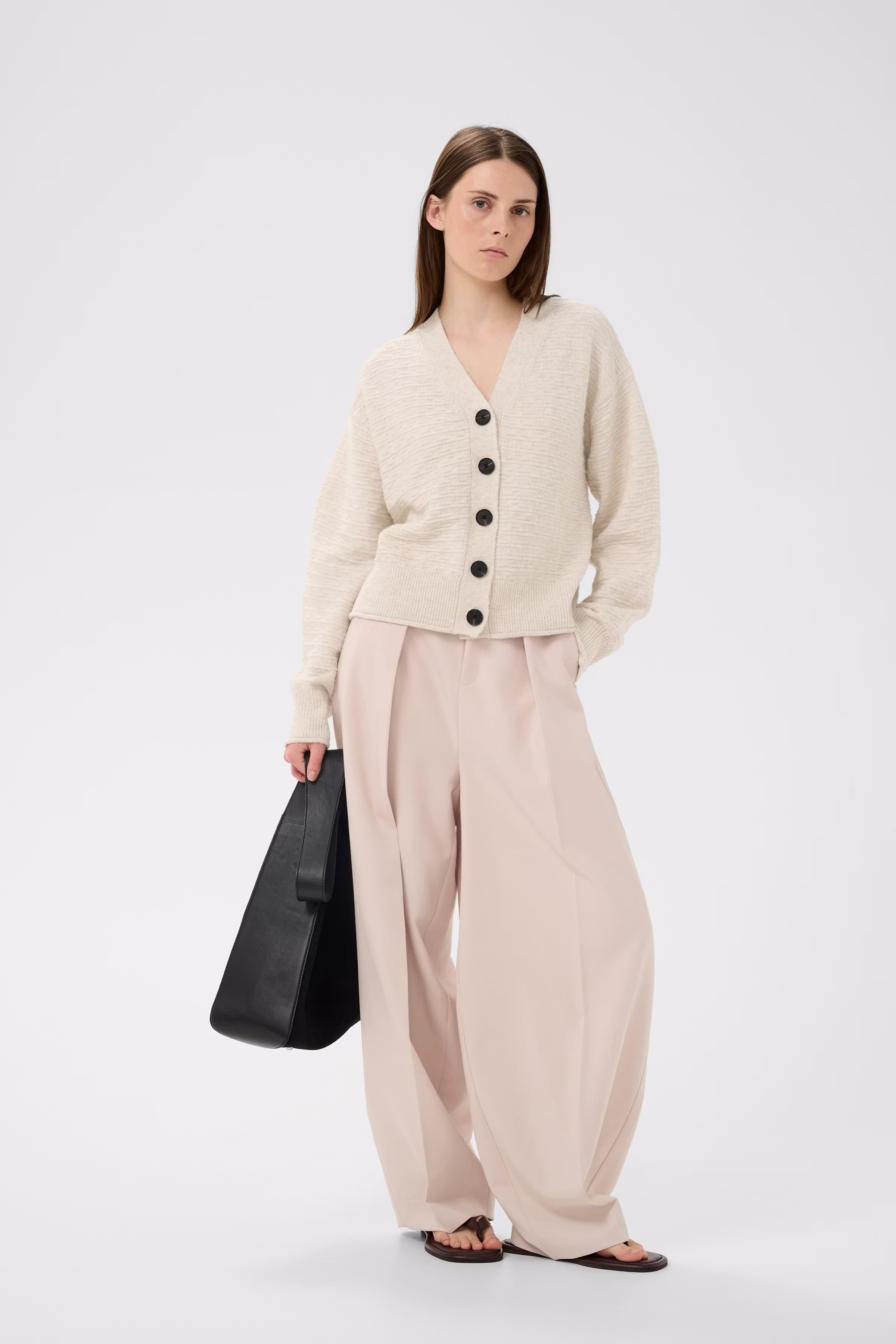 MABELIW Cardigan LOOKBOOK FRONT 30112393-300597