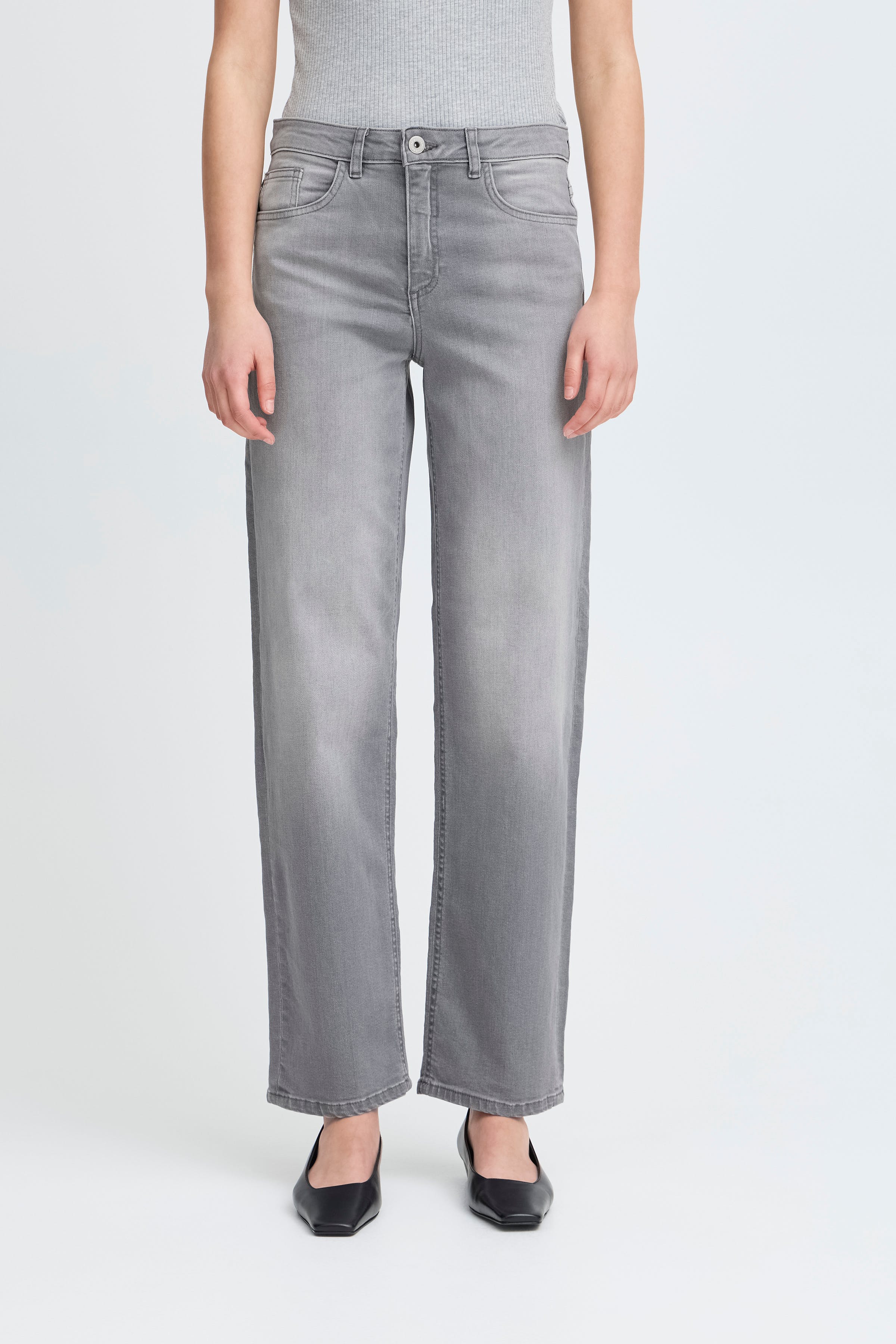 IHTWIGGY STRAIGHT Jeans LOOKBOOK FRONT 20119128-200344