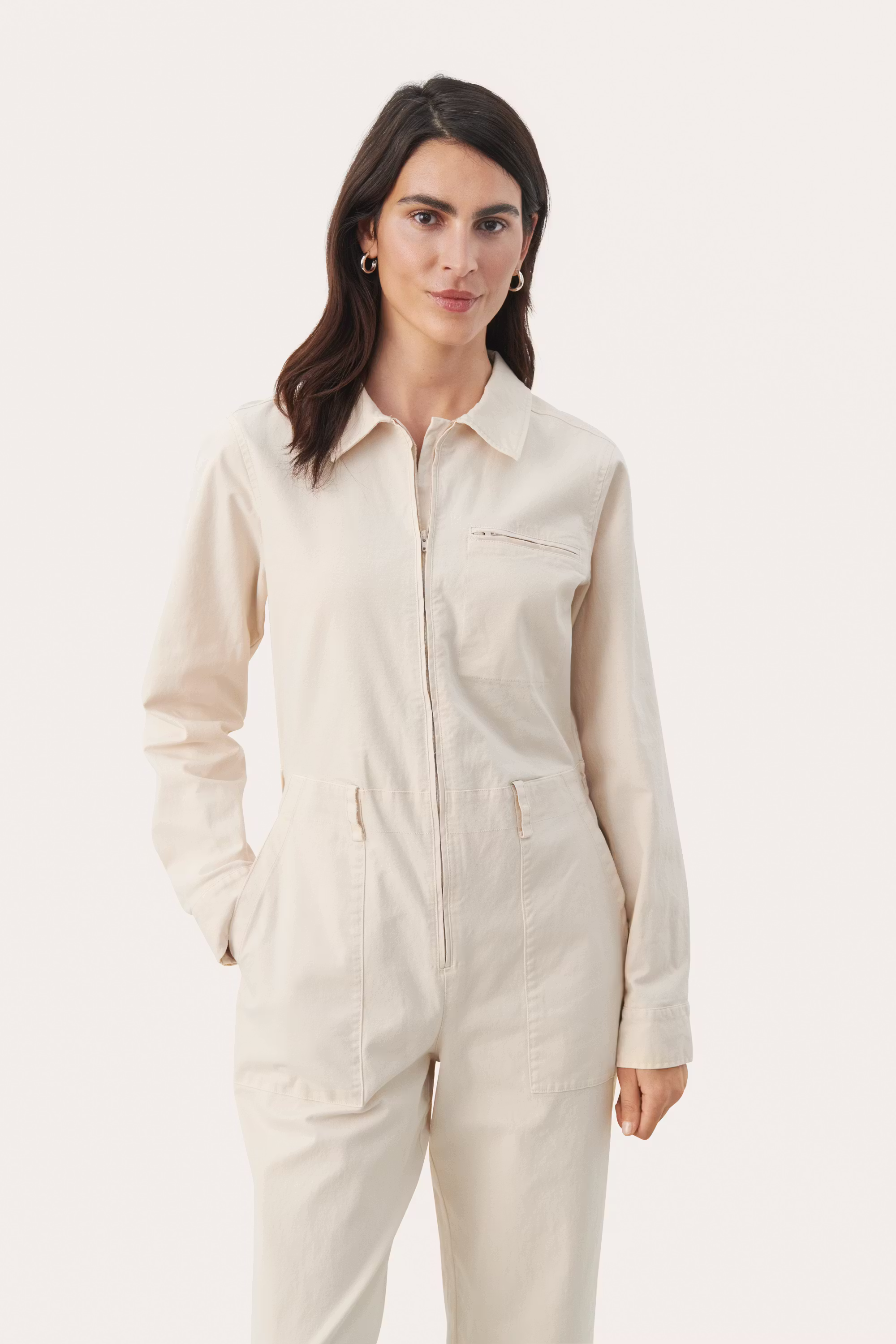 EsteraPW Overall LOOKBOOK FRONT 30308395-130400