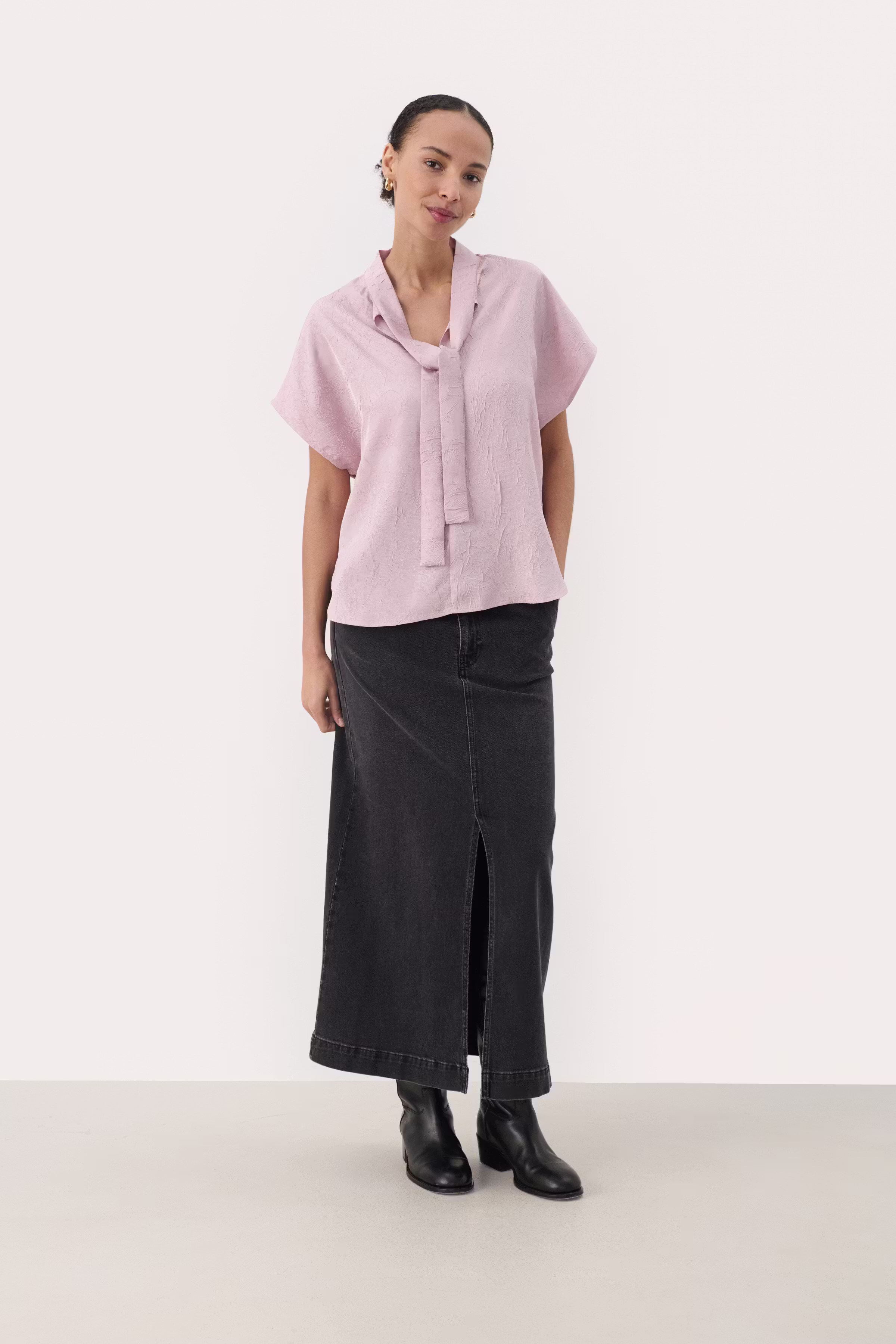 EstefaniaPW Kortermet bluse med sløyfe LOOKBOOK FRONT 30308490-151905