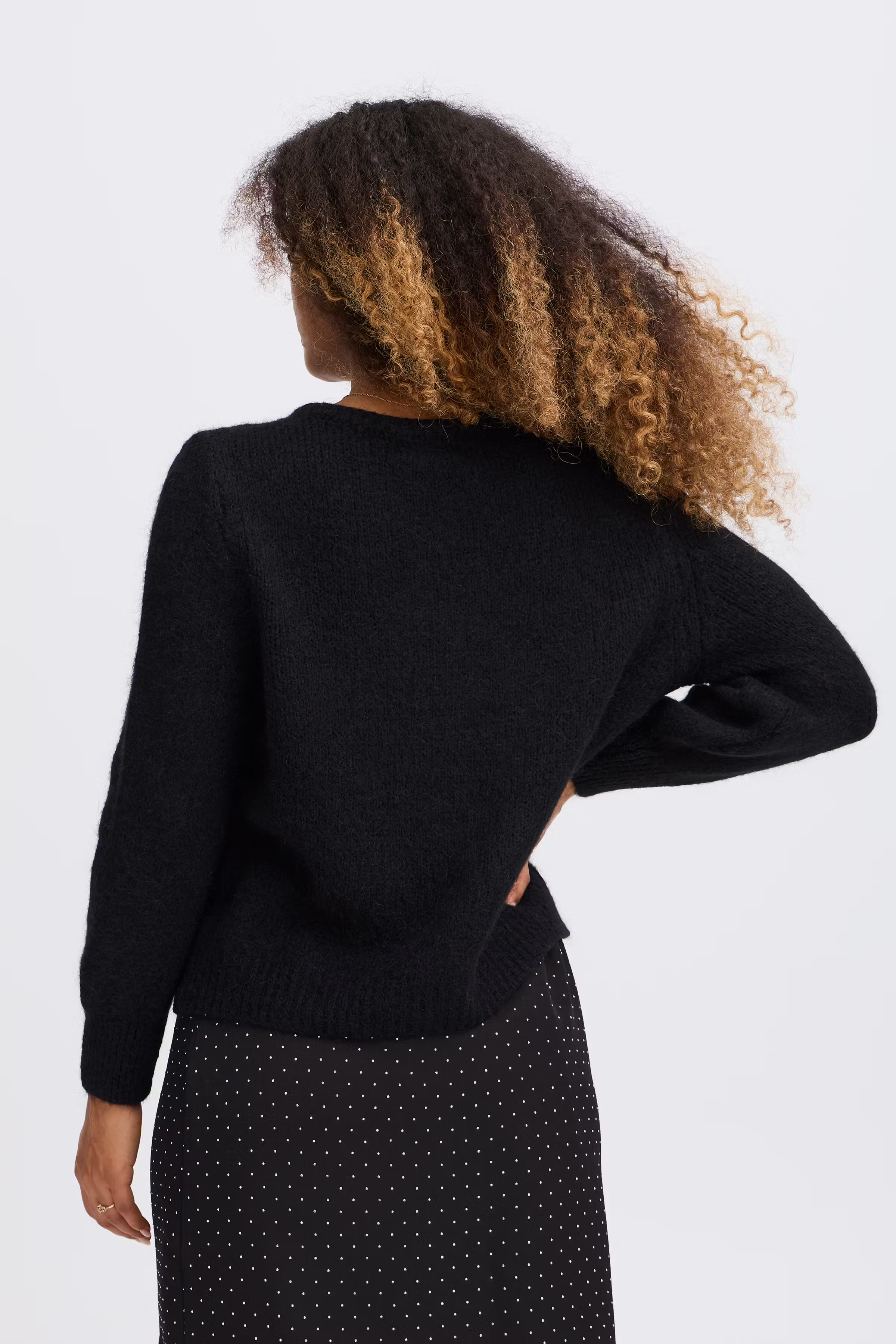SBGULVIG Cardigan LOOKBOOK BACK 22100655-190303