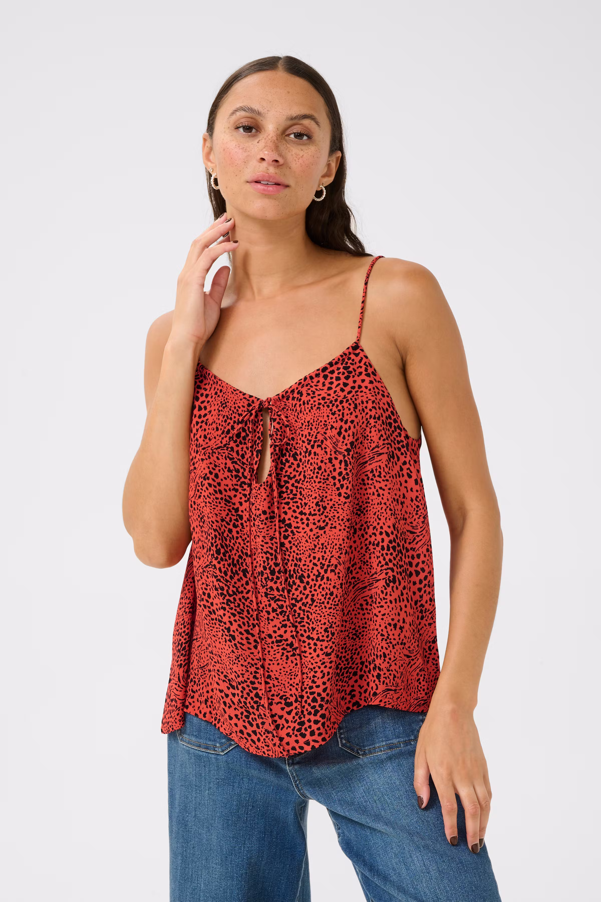 KAliana Top LOOKBOOK FRONT 10509930-107428