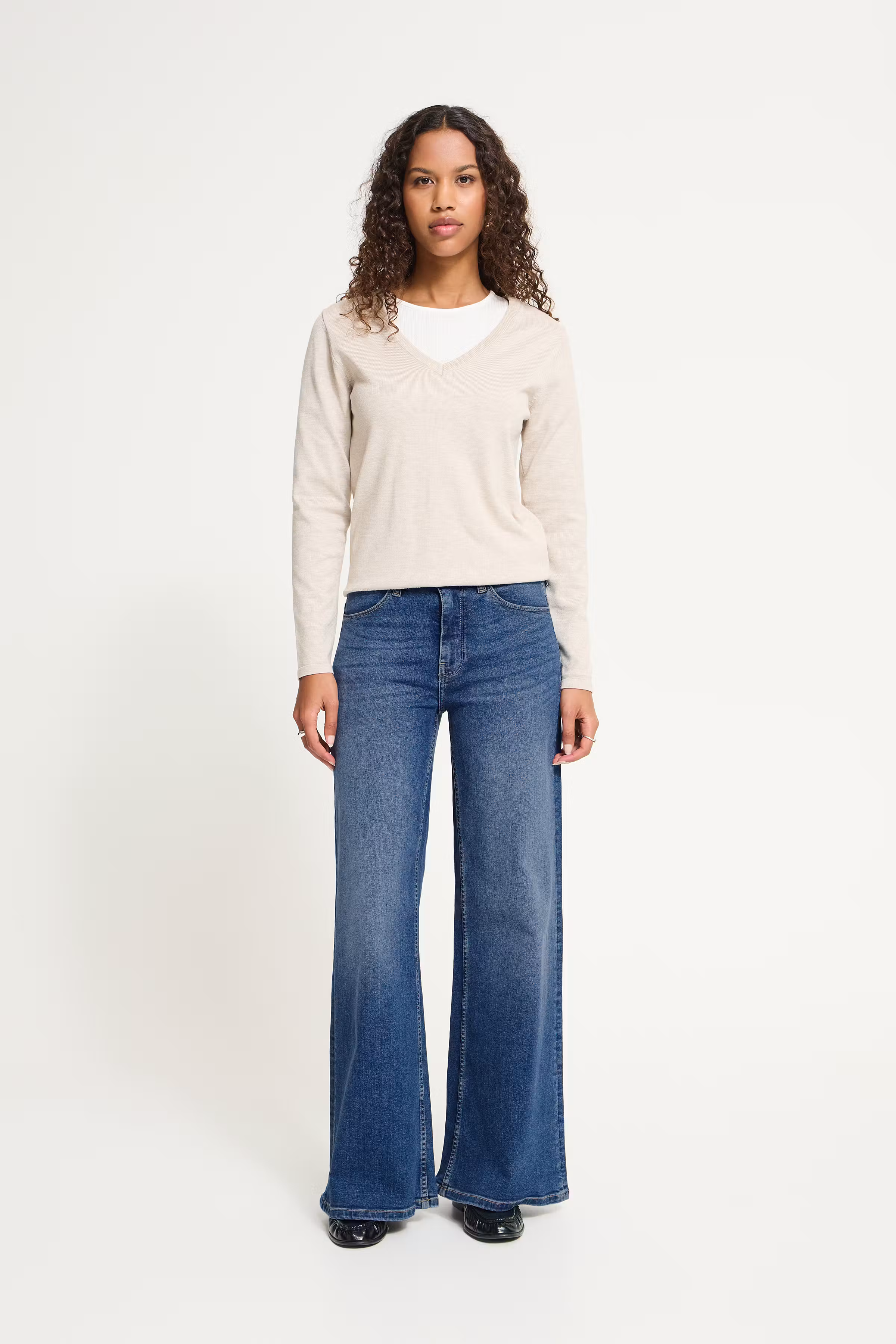 IHTWIGGY WIDE Jeans LOOKBOOK FRONT 20119022-19037