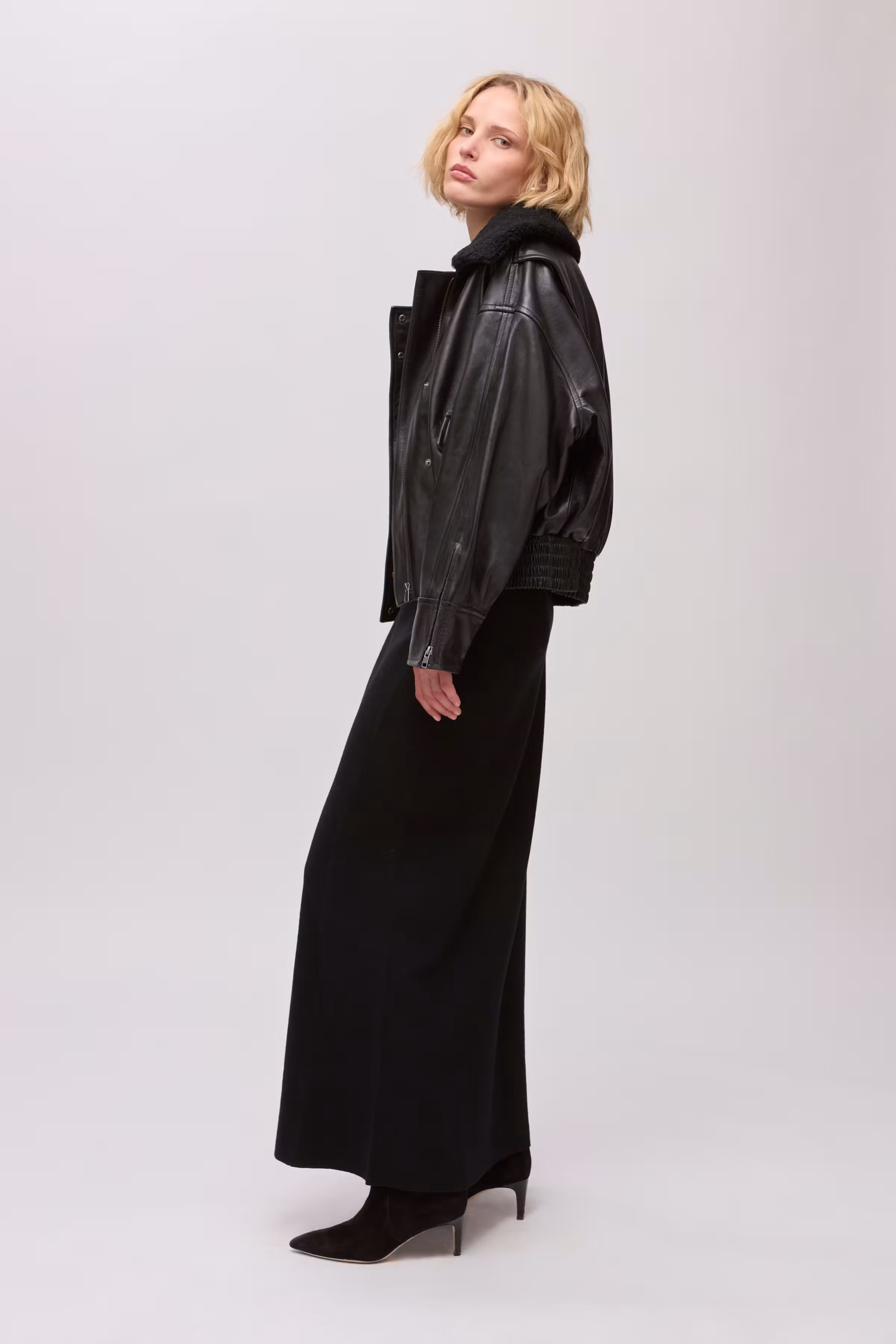 IOLaila Outerwear LOOKBOOK FRONT 30600079-BK999