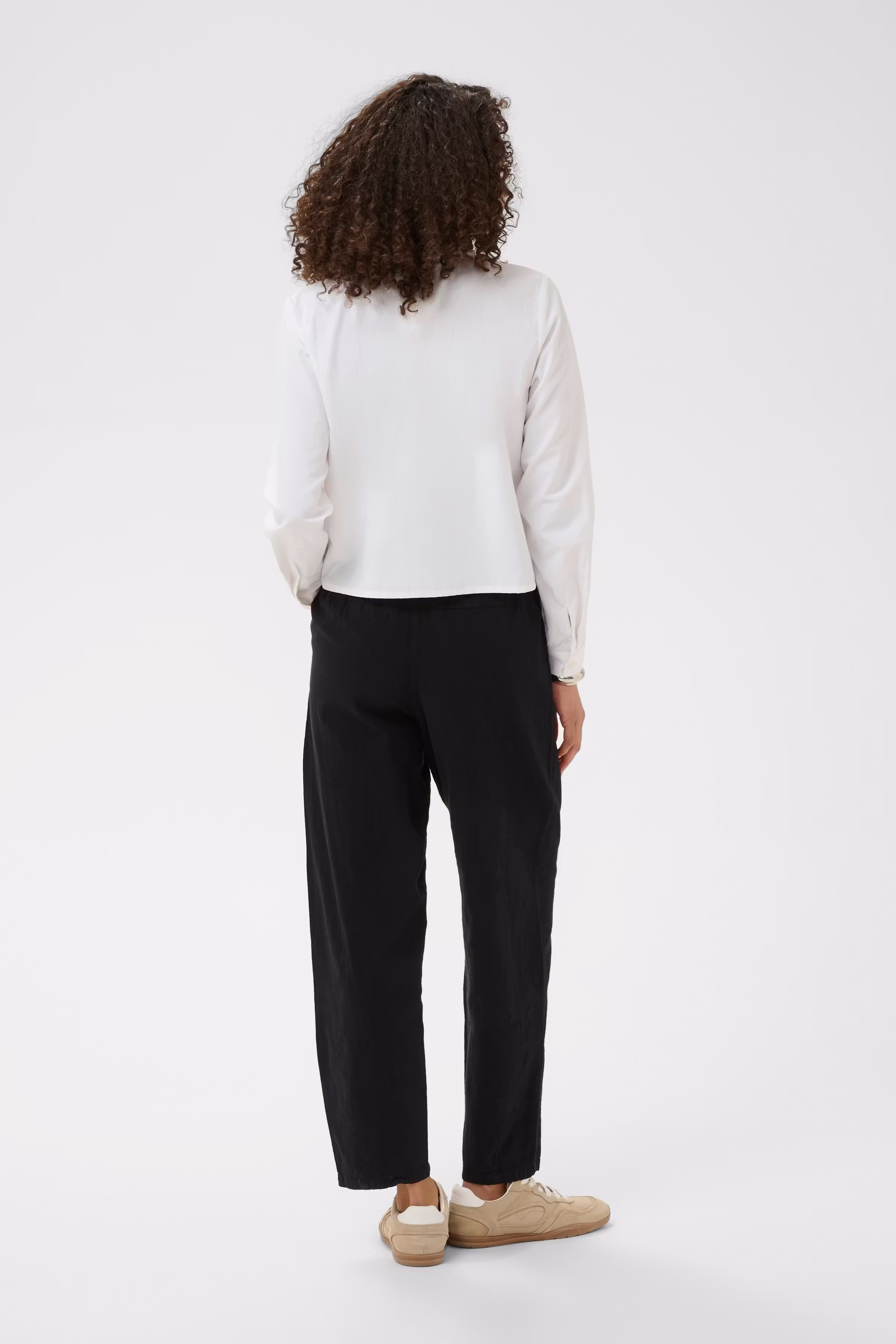 KAnaya Trousers LOOKBOOK BACK 10511153-100121