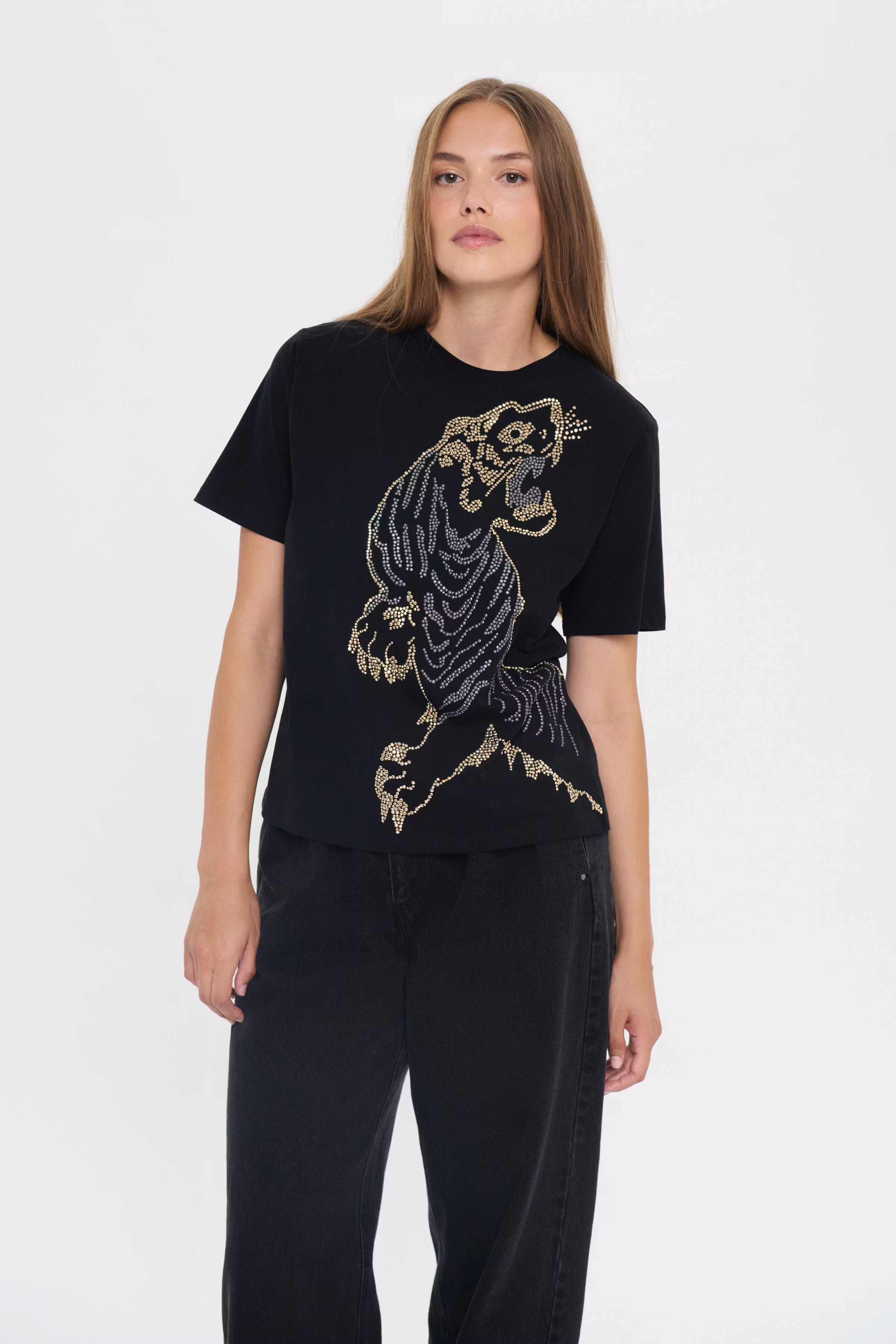 NildaSZ T-shirt LOOKBOOK FRONT 30514581-193911