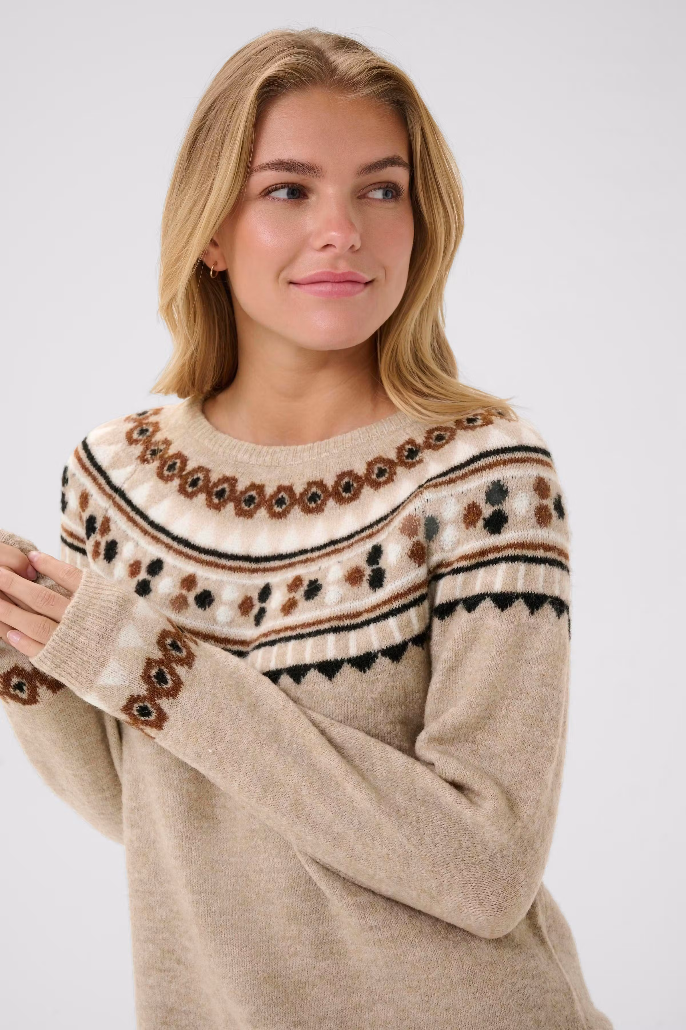 CRCherrie Pullover LOOKBOOK DETAIL 10614328-1614071