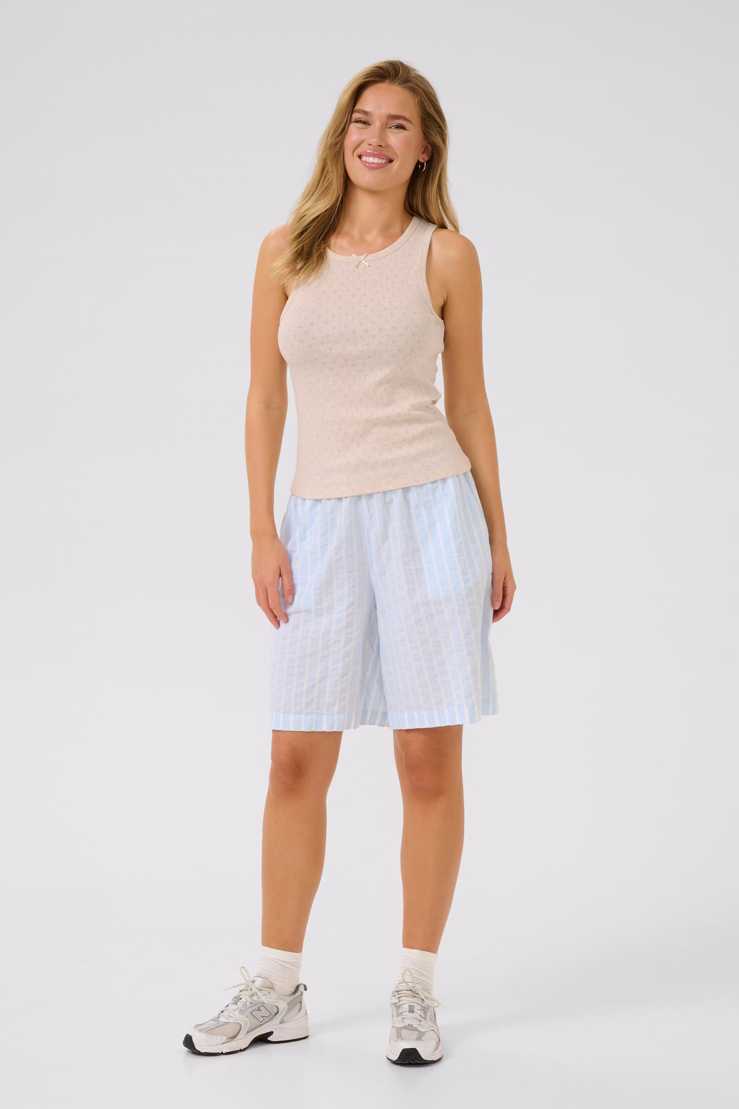 KAelia Top LOOKBOOK FRONT 10509972-103245