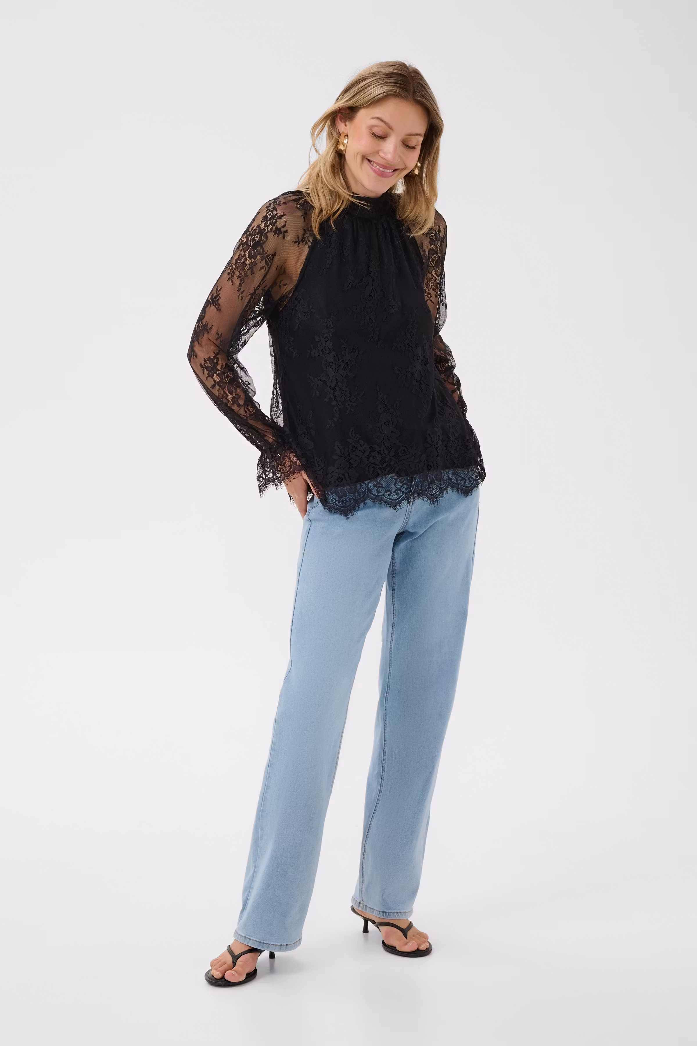 CRMira Blus LOOKBOOK FRONT 10615811-100120