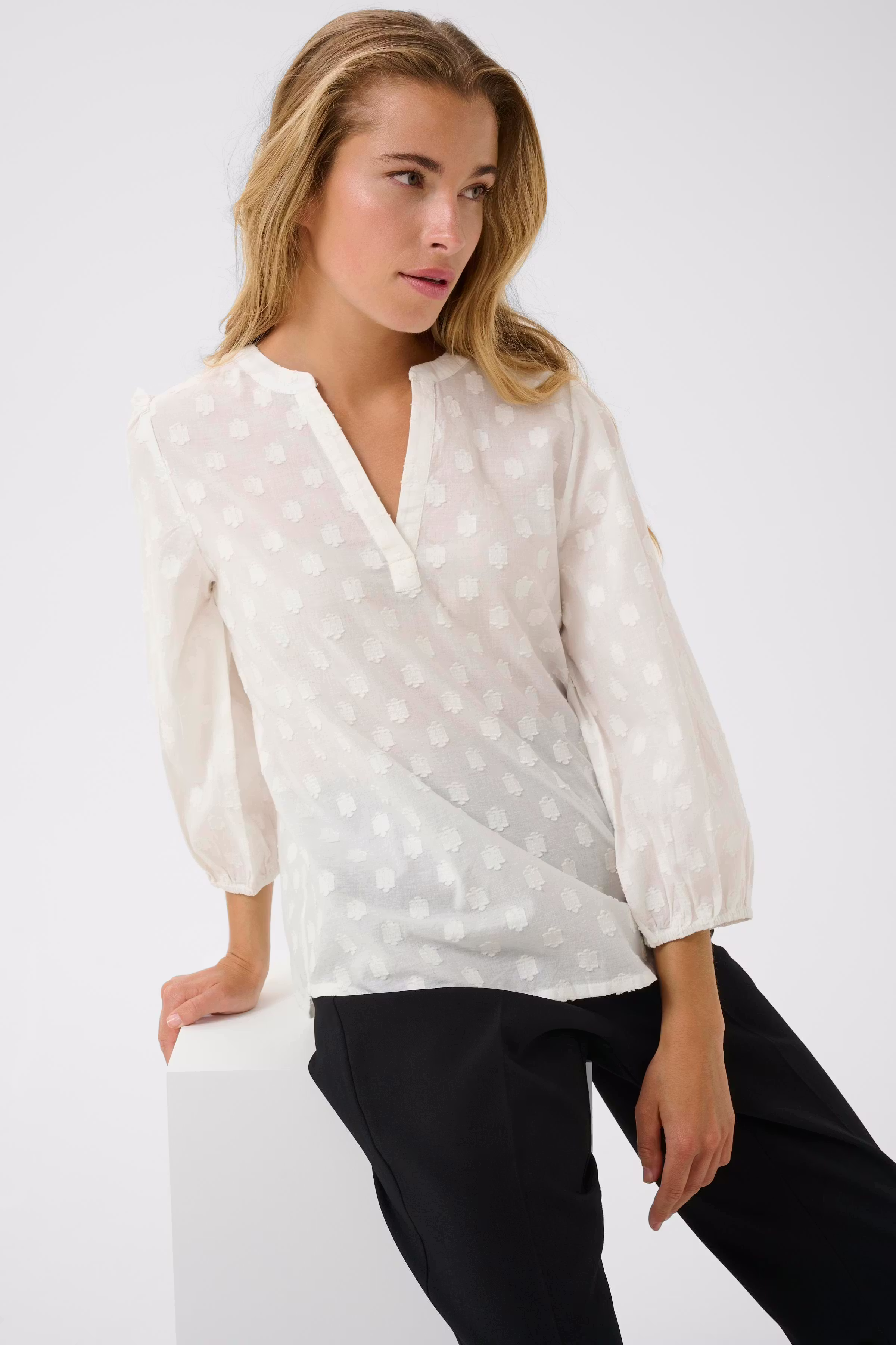 KAenya Blouse LOOKBOOK DETAIL 10510755-110602