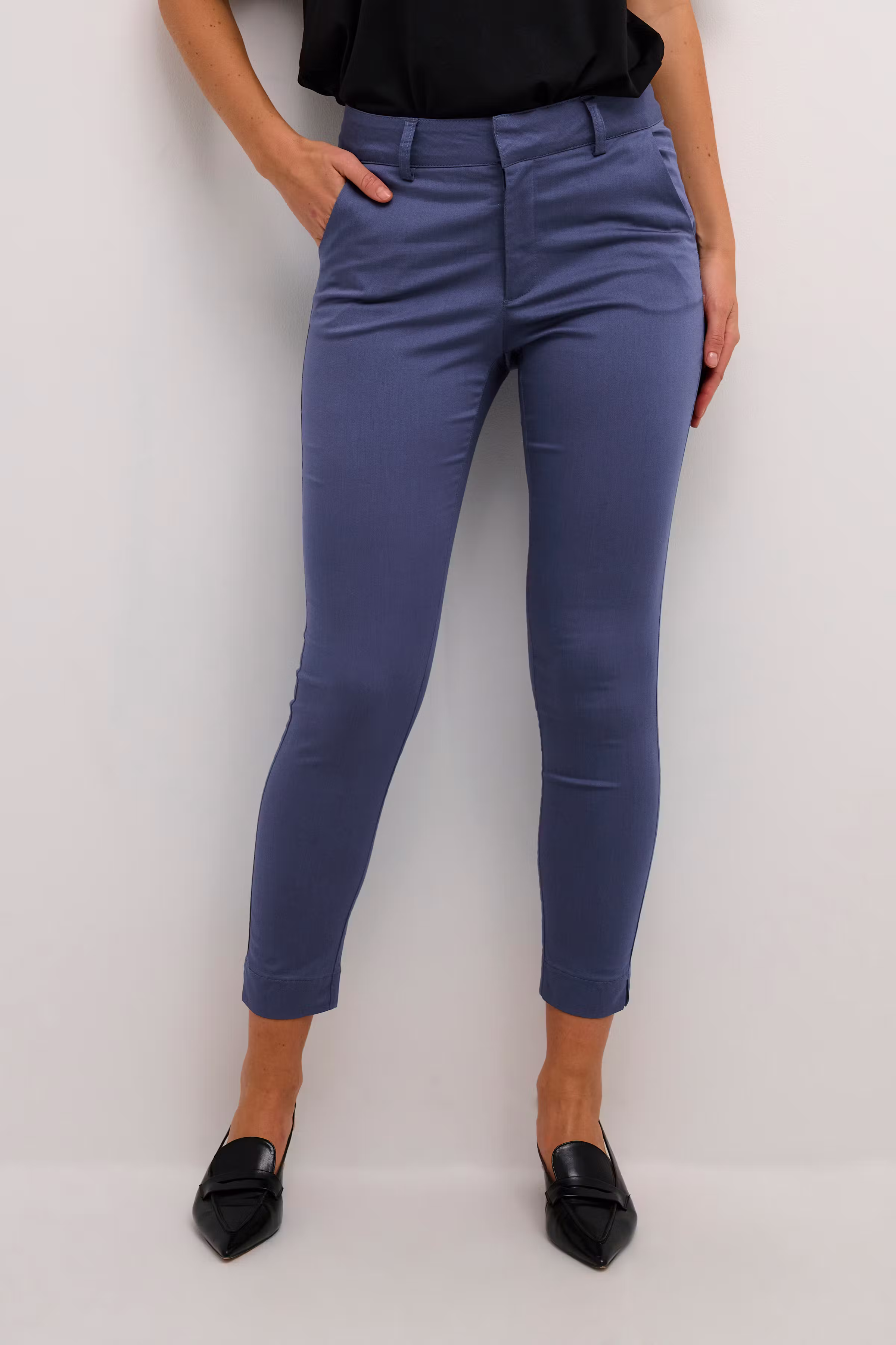 KAlea Bukser LOOKBOOK FRONT 10505191-193928