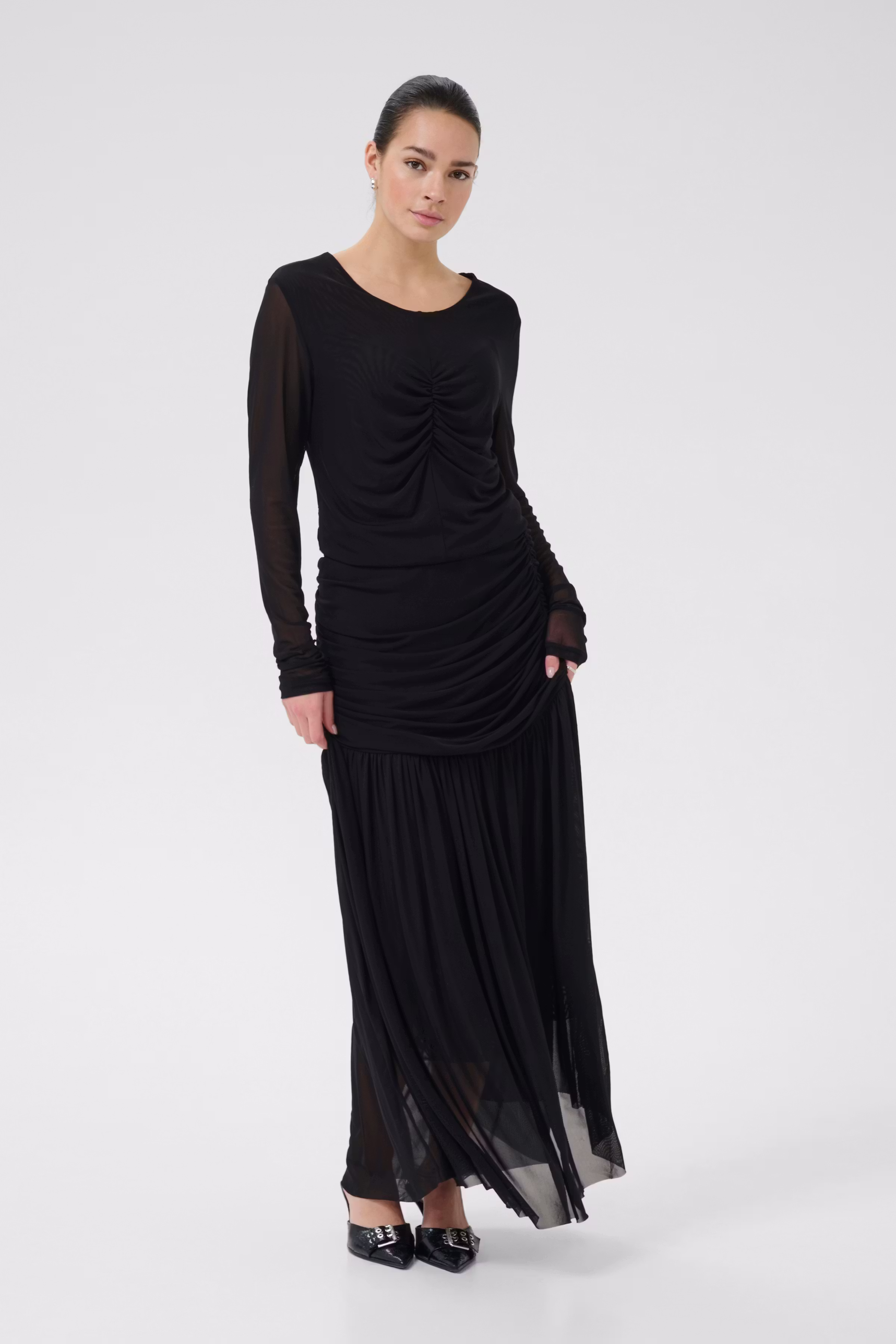 KAchai Kjol LOOKBOOK FRONT 10510605-100121