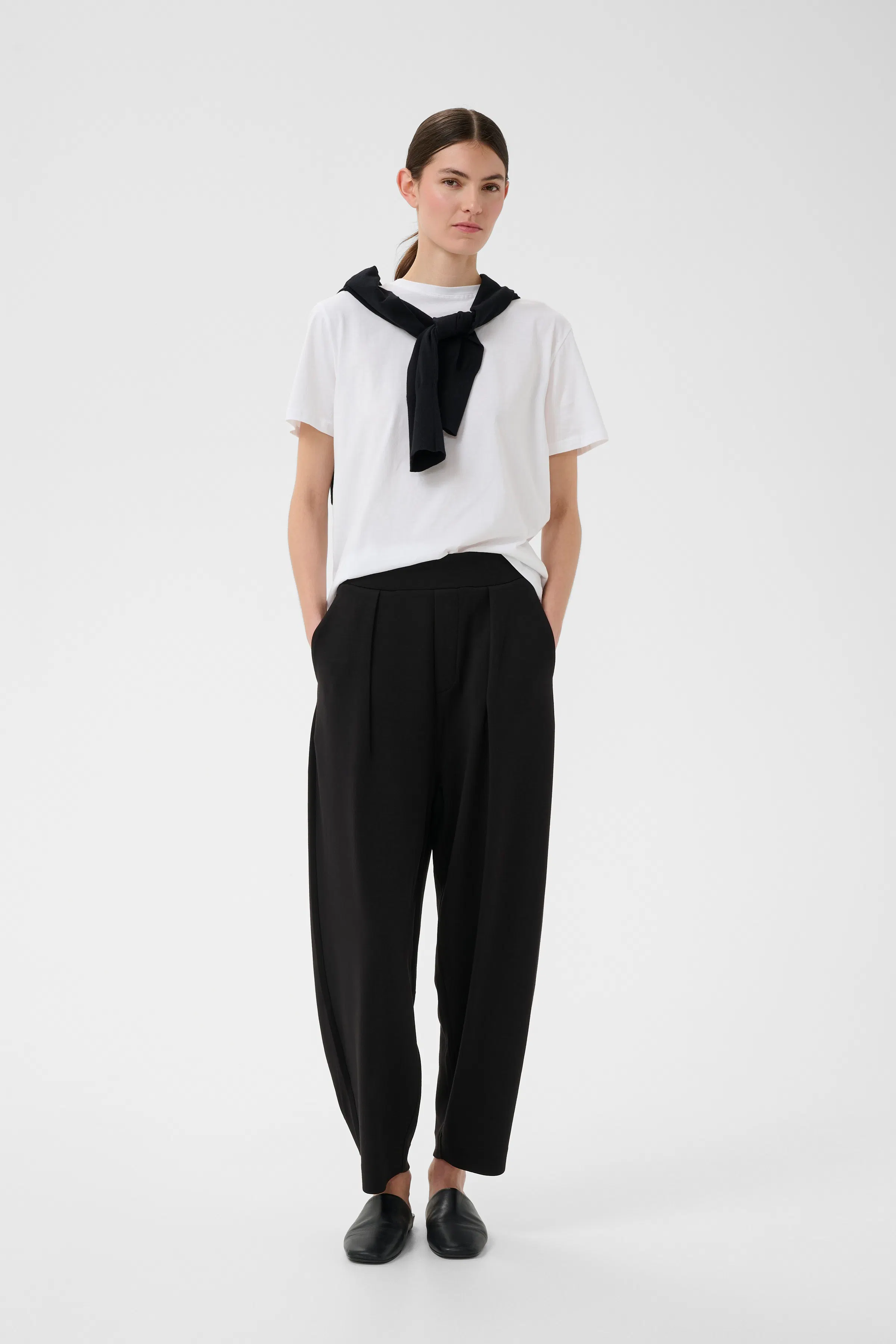 PannieIW Barrel Broek LOOKBOOK FRONT 30109192-194008