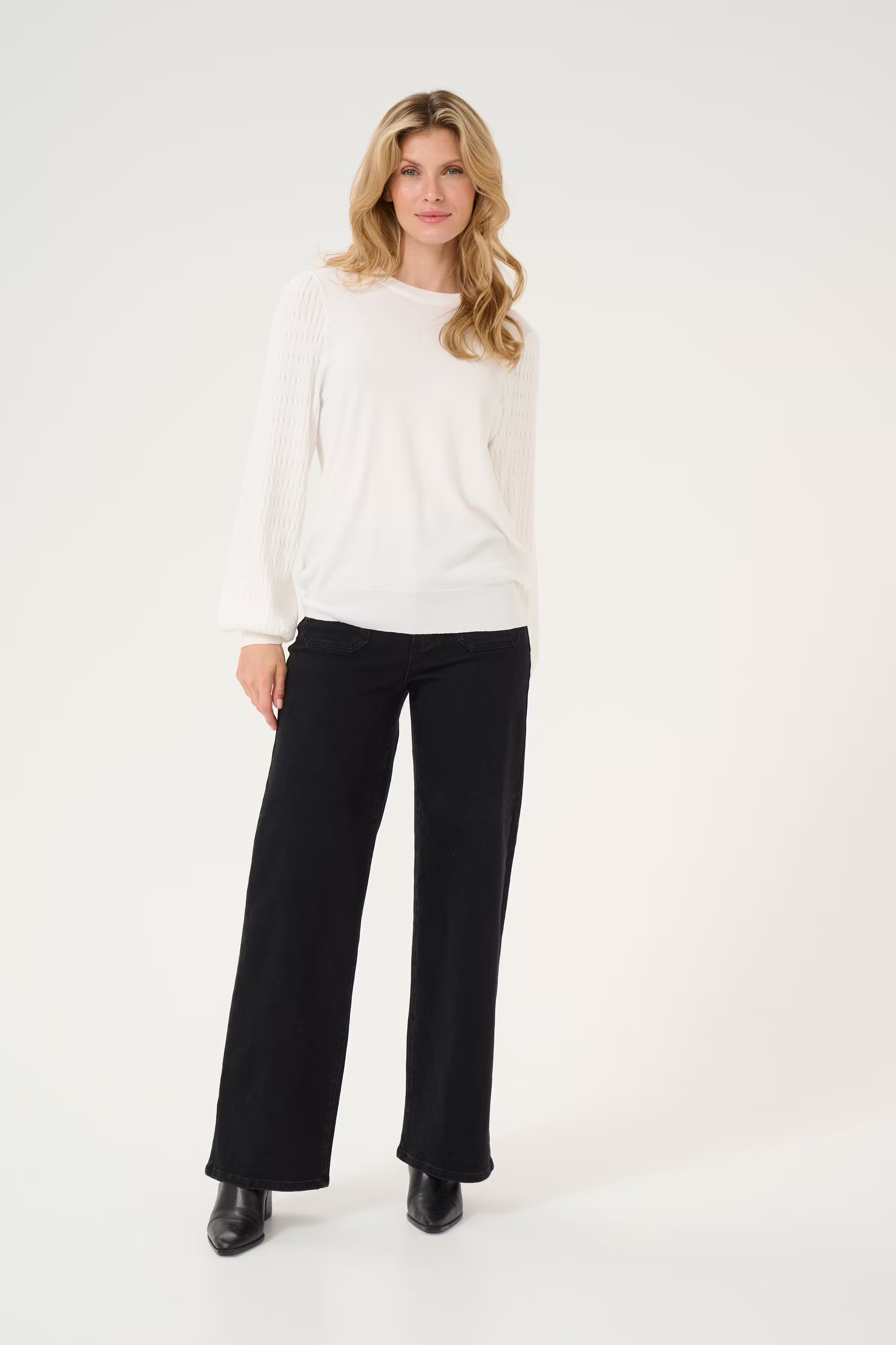 KAnanna Pullover LOOKBOOK FRONT 10509104-110602