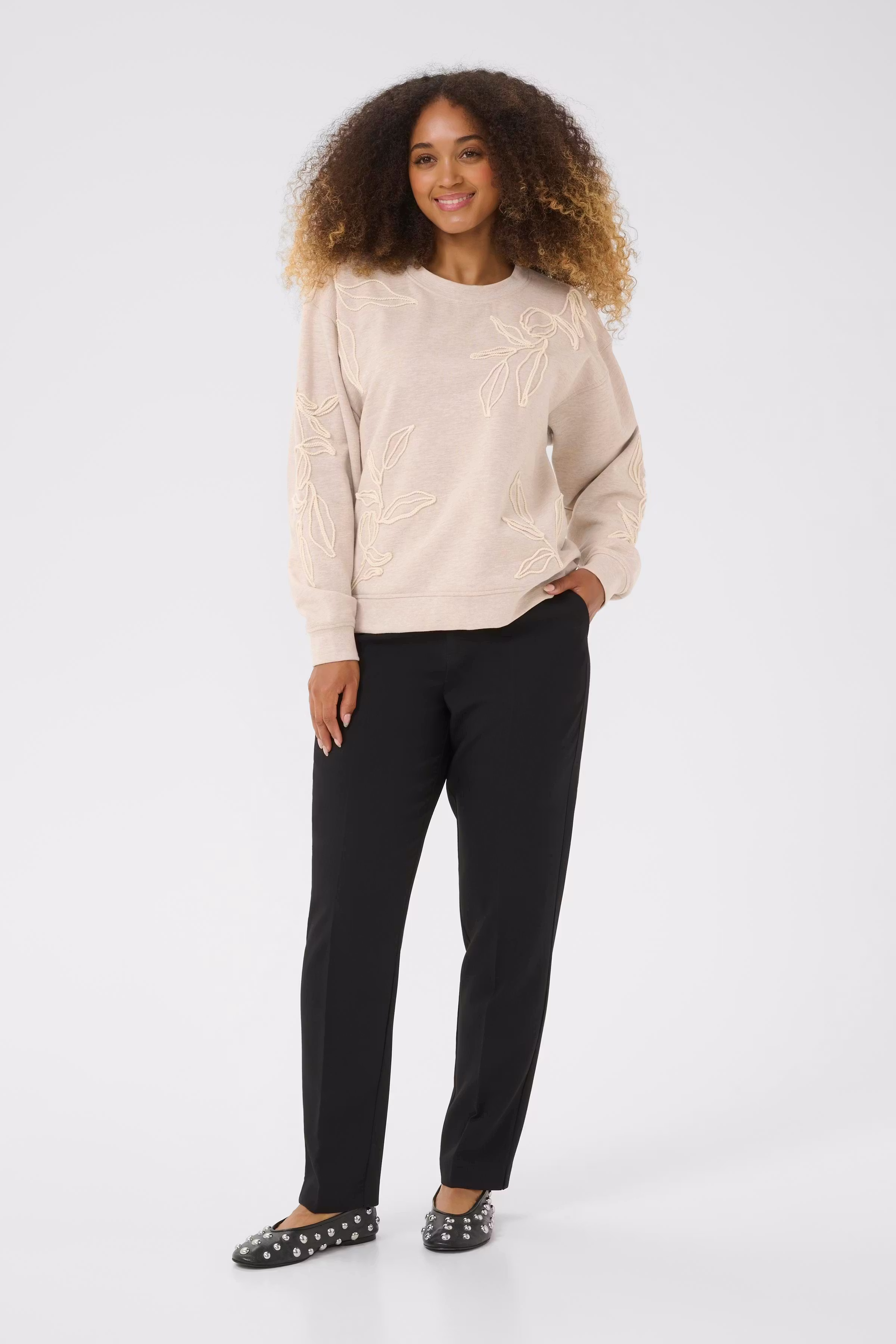 CRLovisa Sweatshirt LOOKBOOK FRONT 10614262-100232