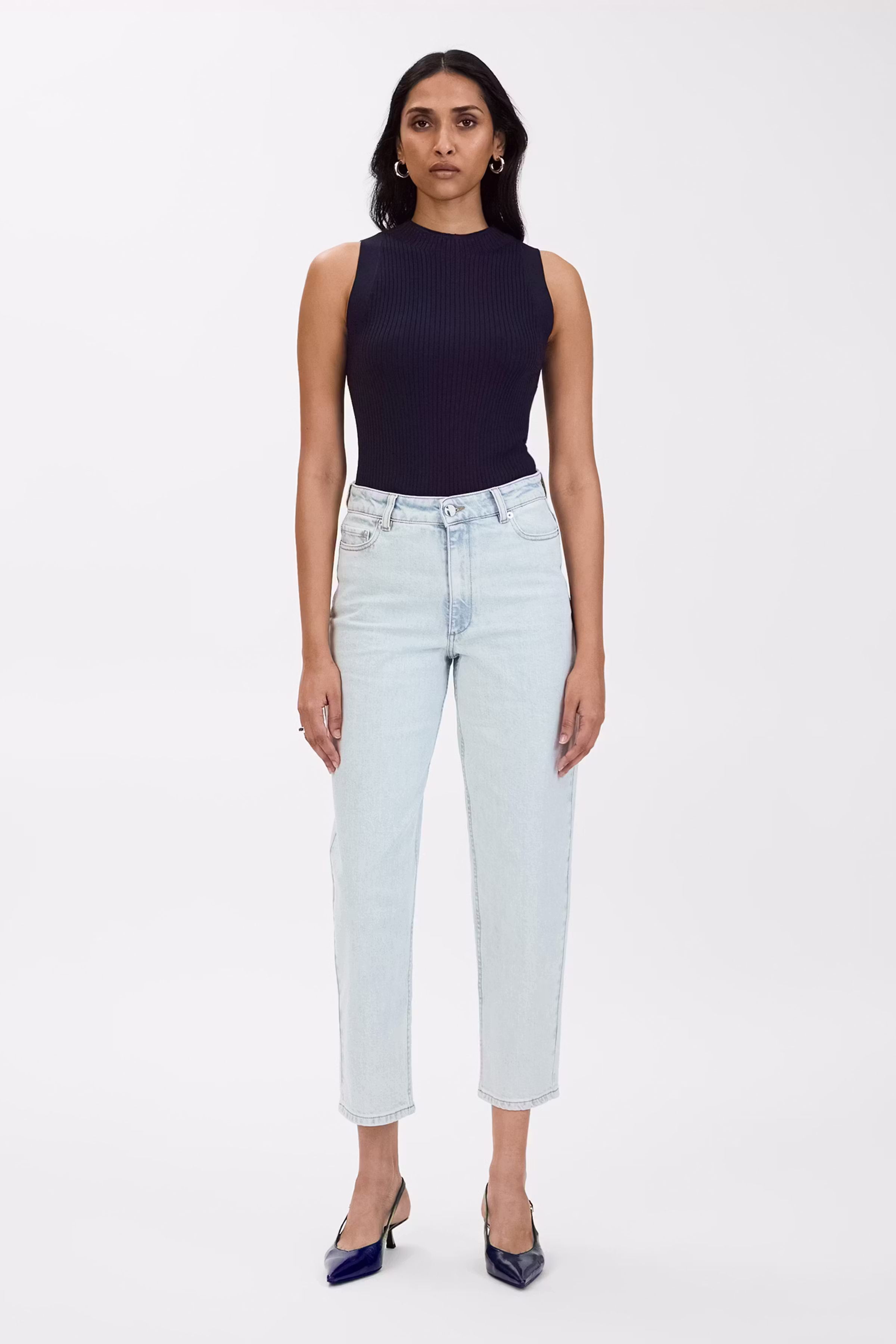 IOPETRA JEANS LOOKBOOK FRONT 30600612-BL806