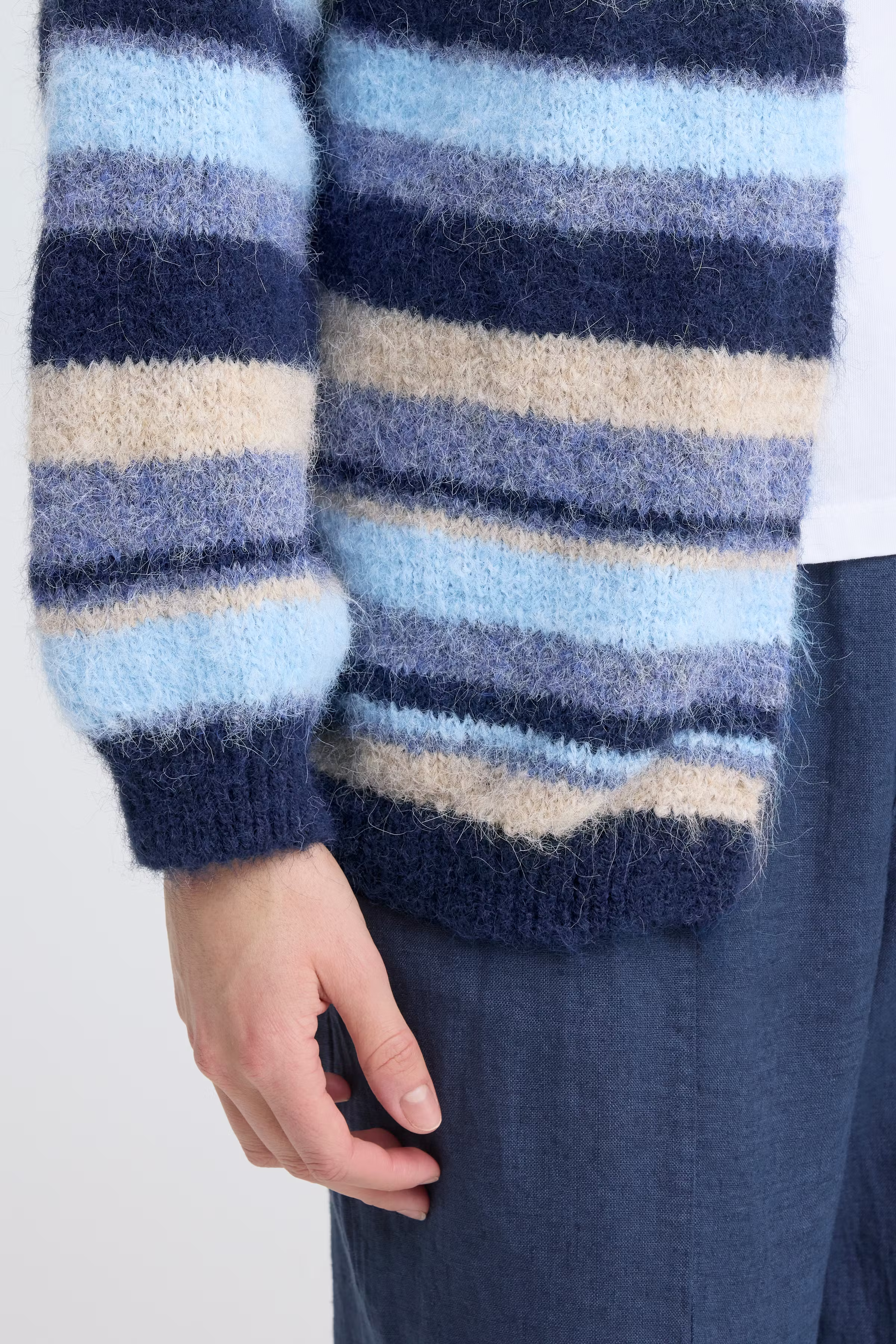 SBXBINA Cardigan LOOKBOOK DETAIL 22101184-193923