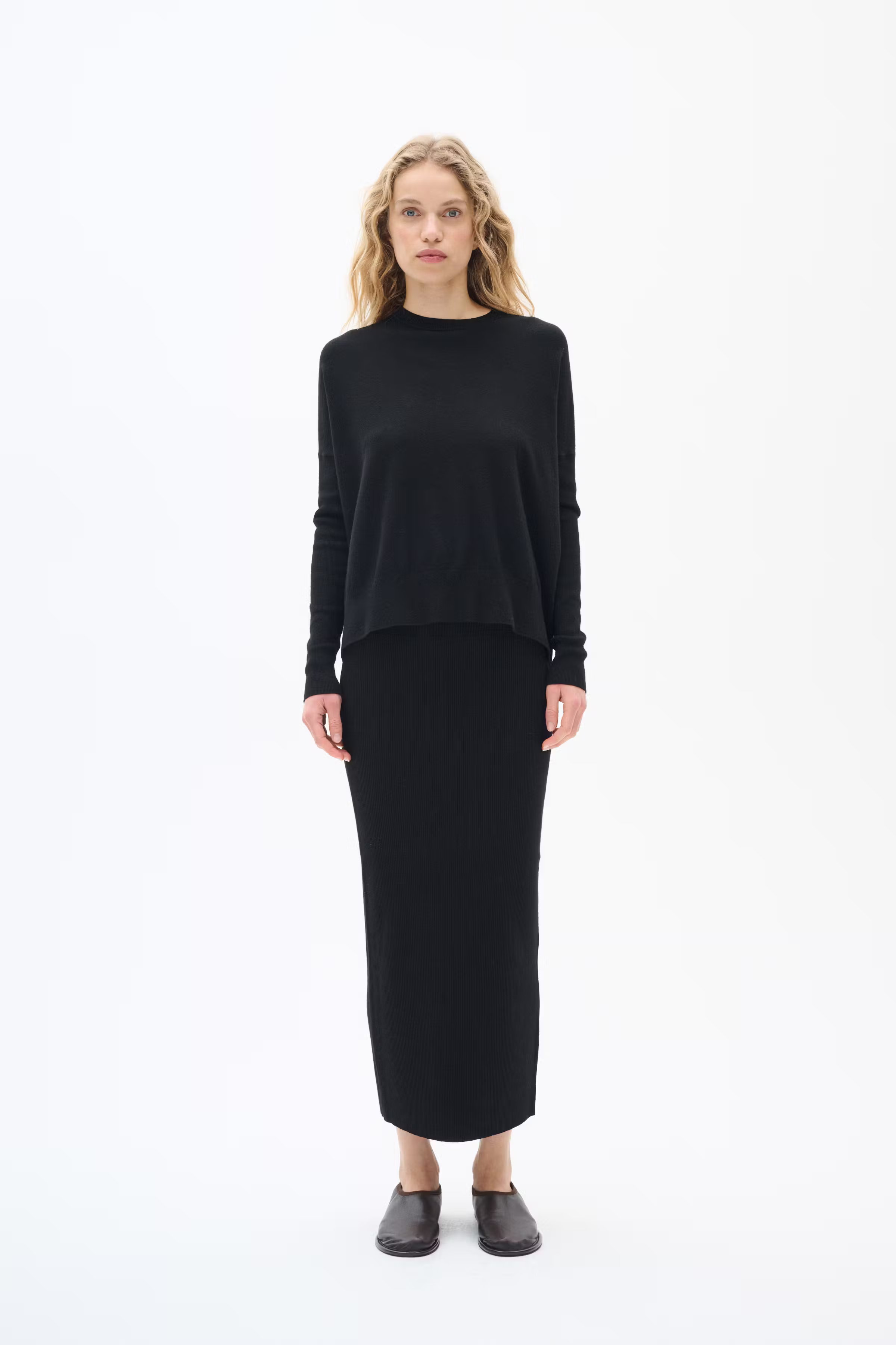 UdeliaIW Skirt LOOKBOOK FRONT 30110077-194008