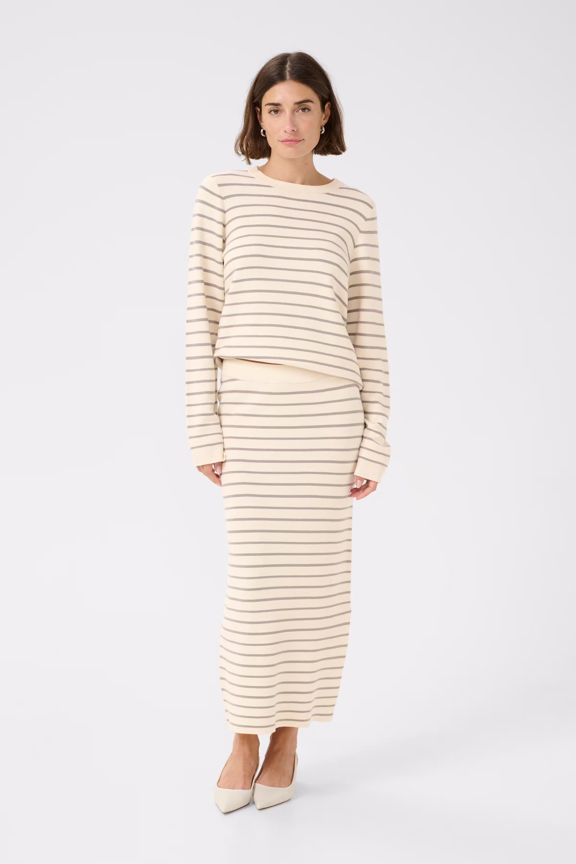 CUebba Skirt LOOKBOOK FRONT 50111977-107834