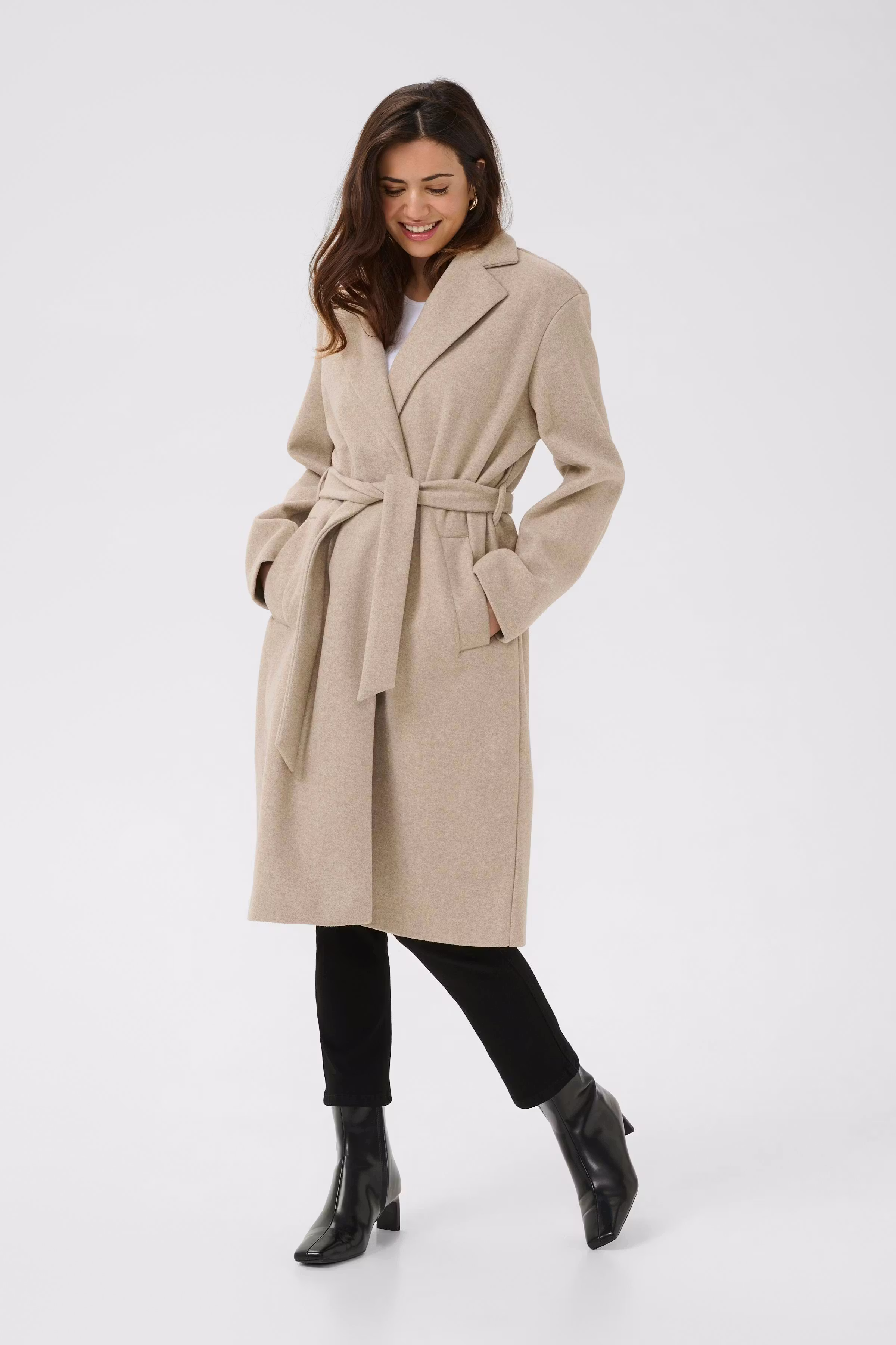 KAsaturn Coat LOOKBOOK FRONT 10511086-108820