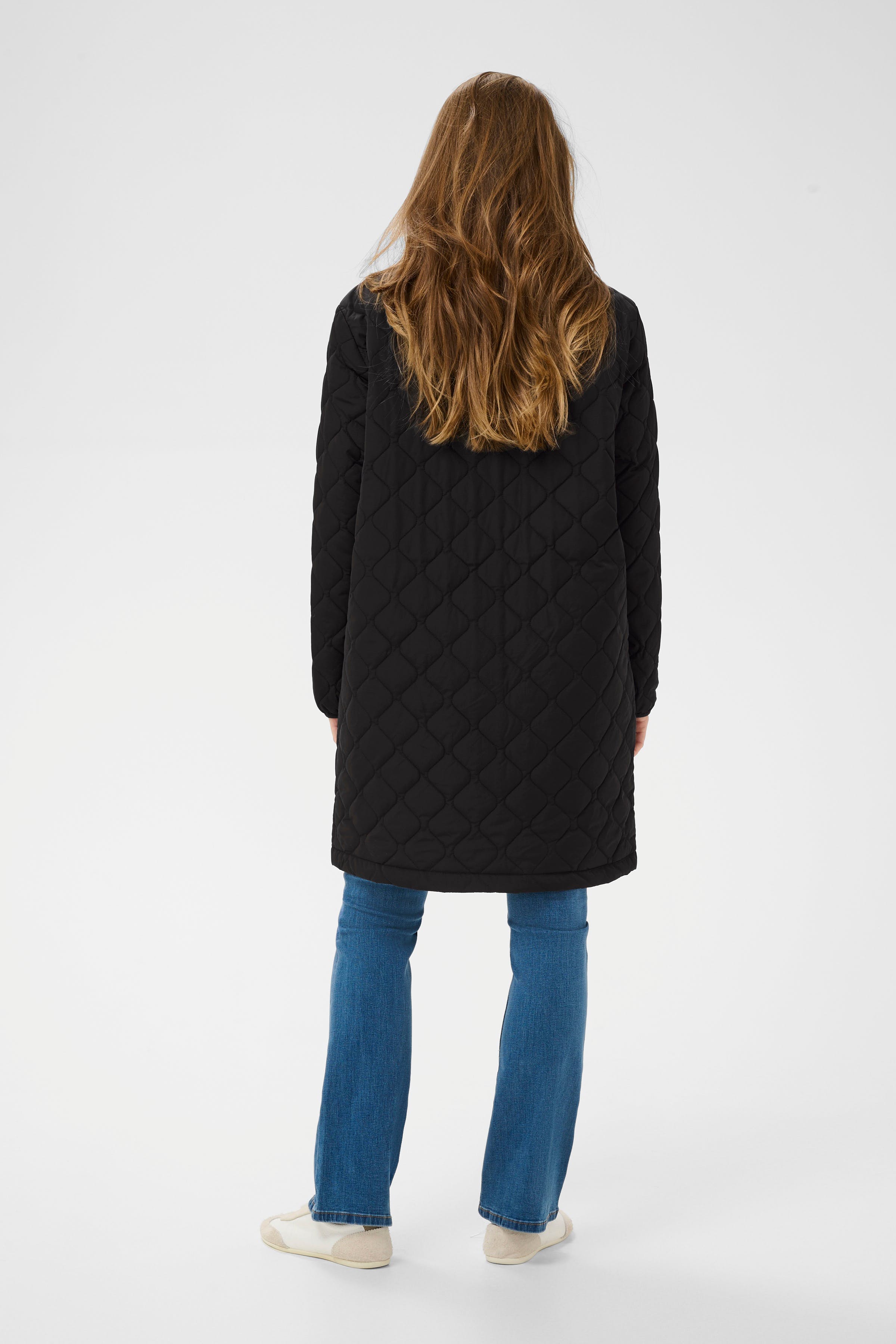 ArwenCR Outerwear LOOKBOOK BACK 10606580-100120