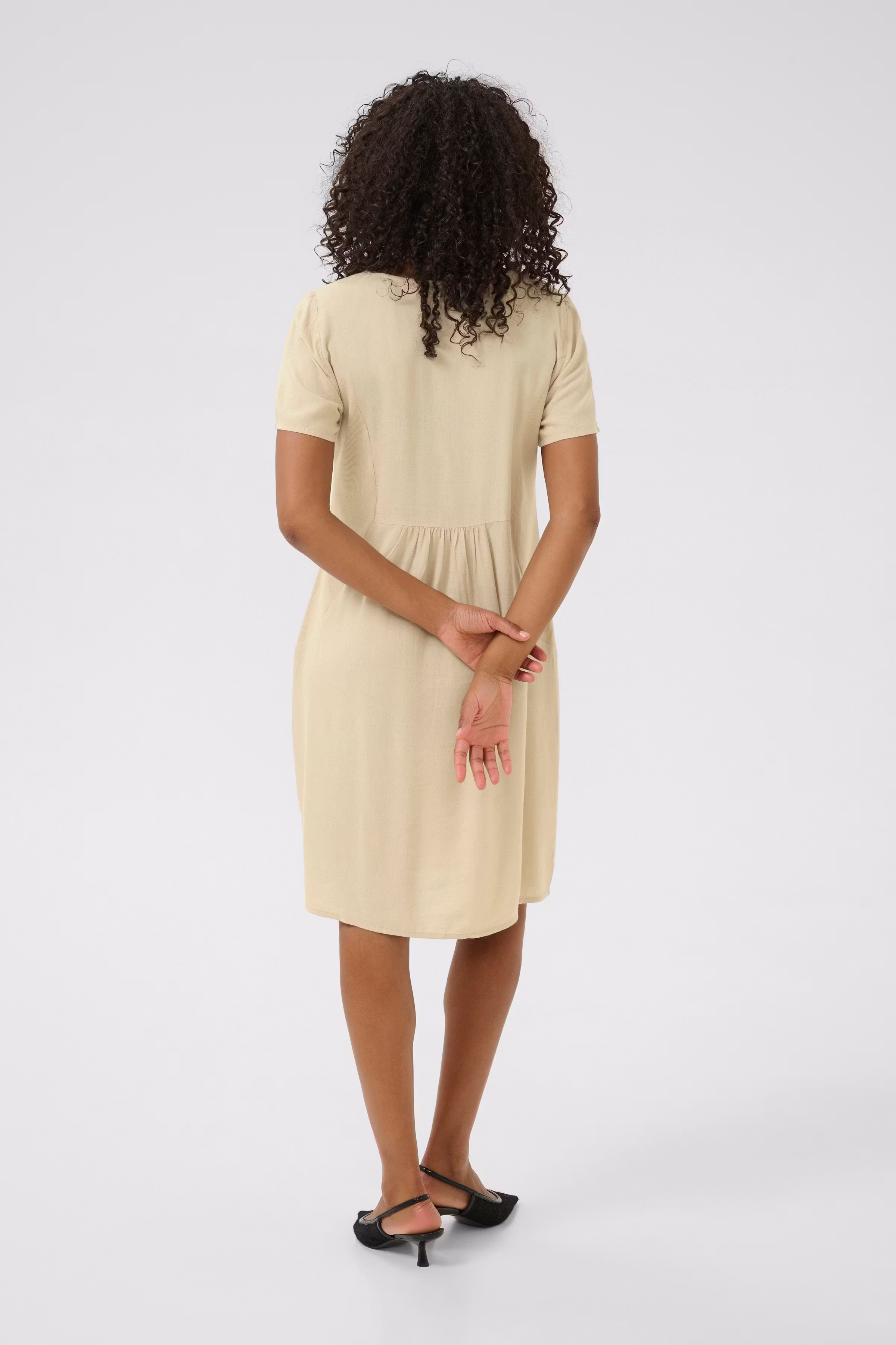 KAmilia Lin kjole LOOKBOOK BACK 10508362-151305