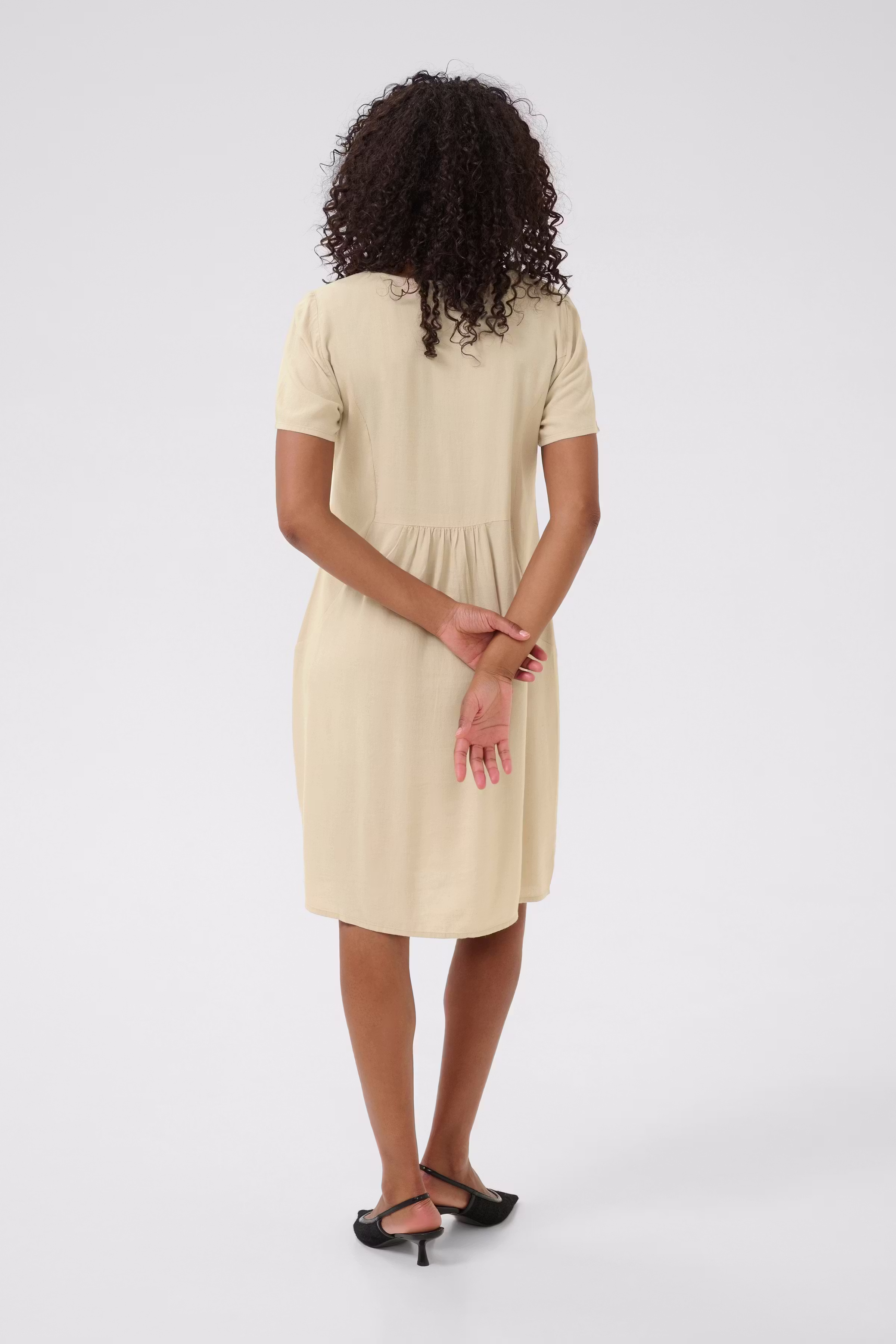 KAmilia Lin kjole LOOKBOOK BACK 10508362-151305