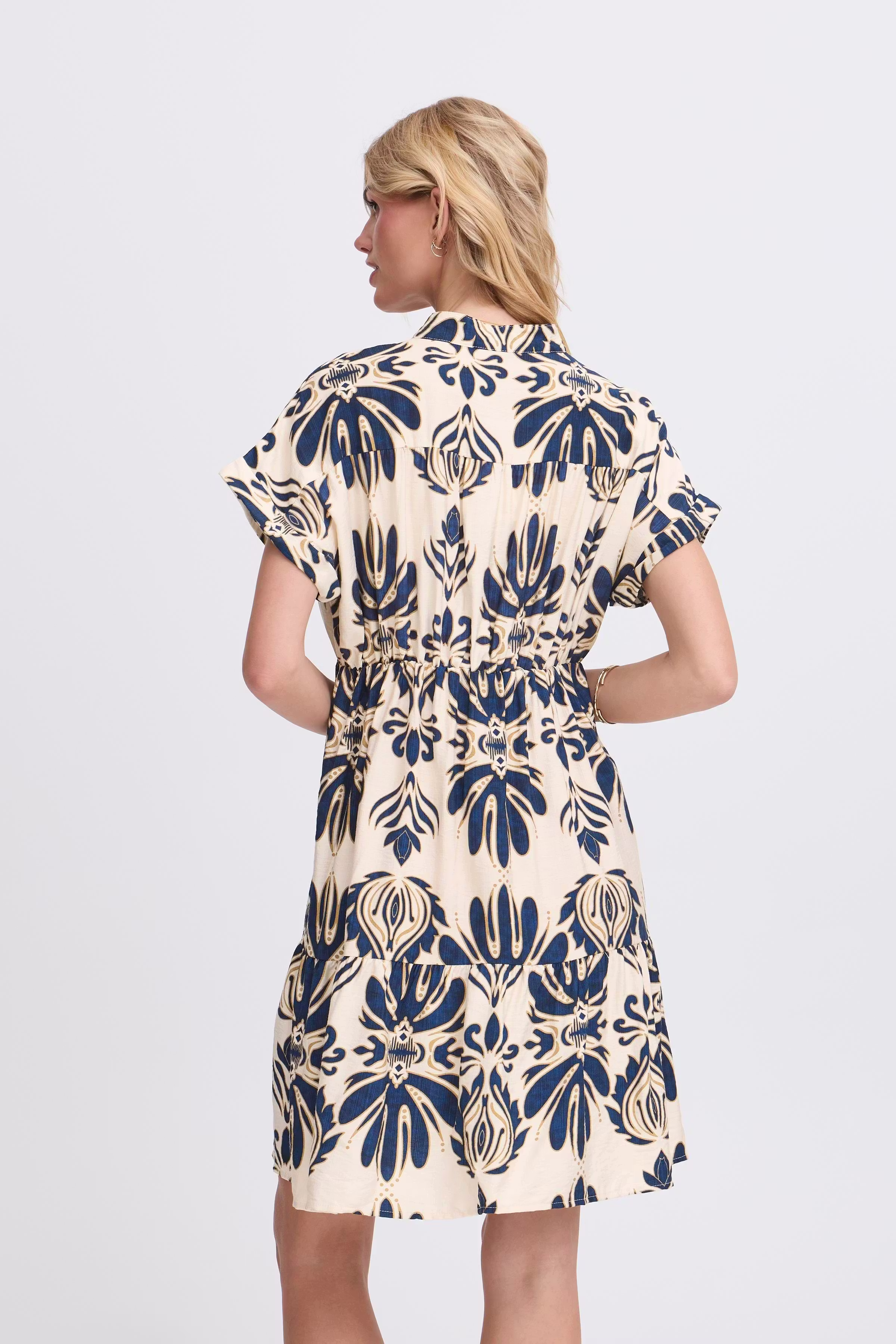 SBMARITHA Kjole LOOKBOOK BACK 22100978-193923