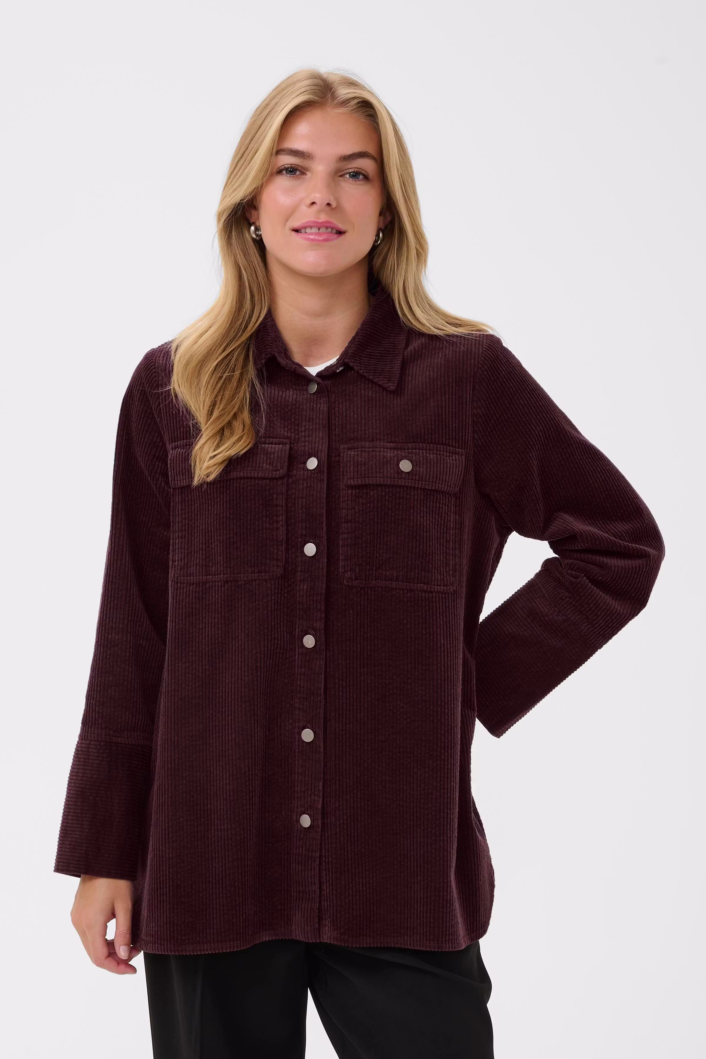 CUbaela Manchesterskjorta LOOKBOOK FRONT 50112268-191317