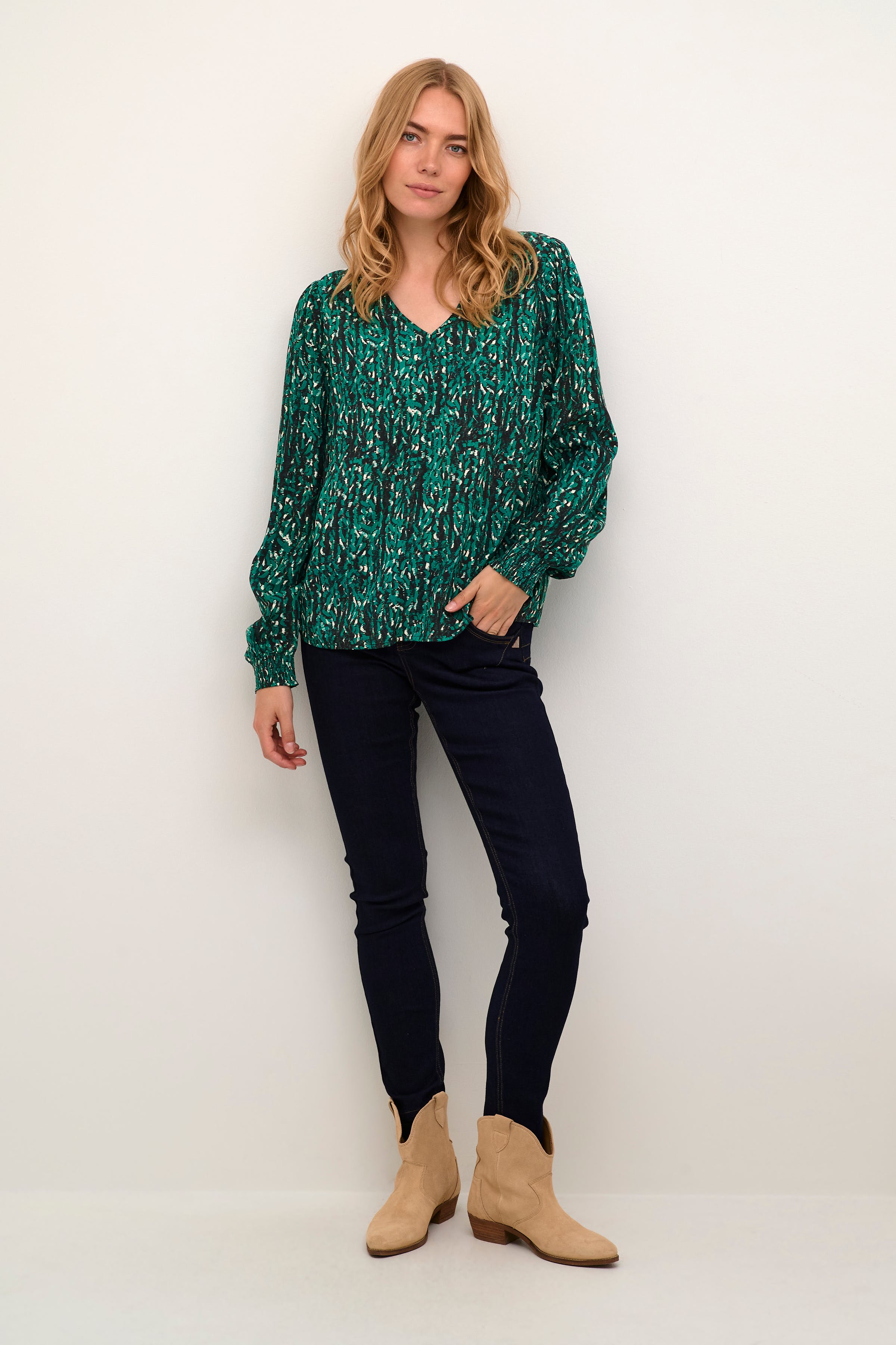 CRTiah Bluse LOOKBOOK FRONT 10611931-105783