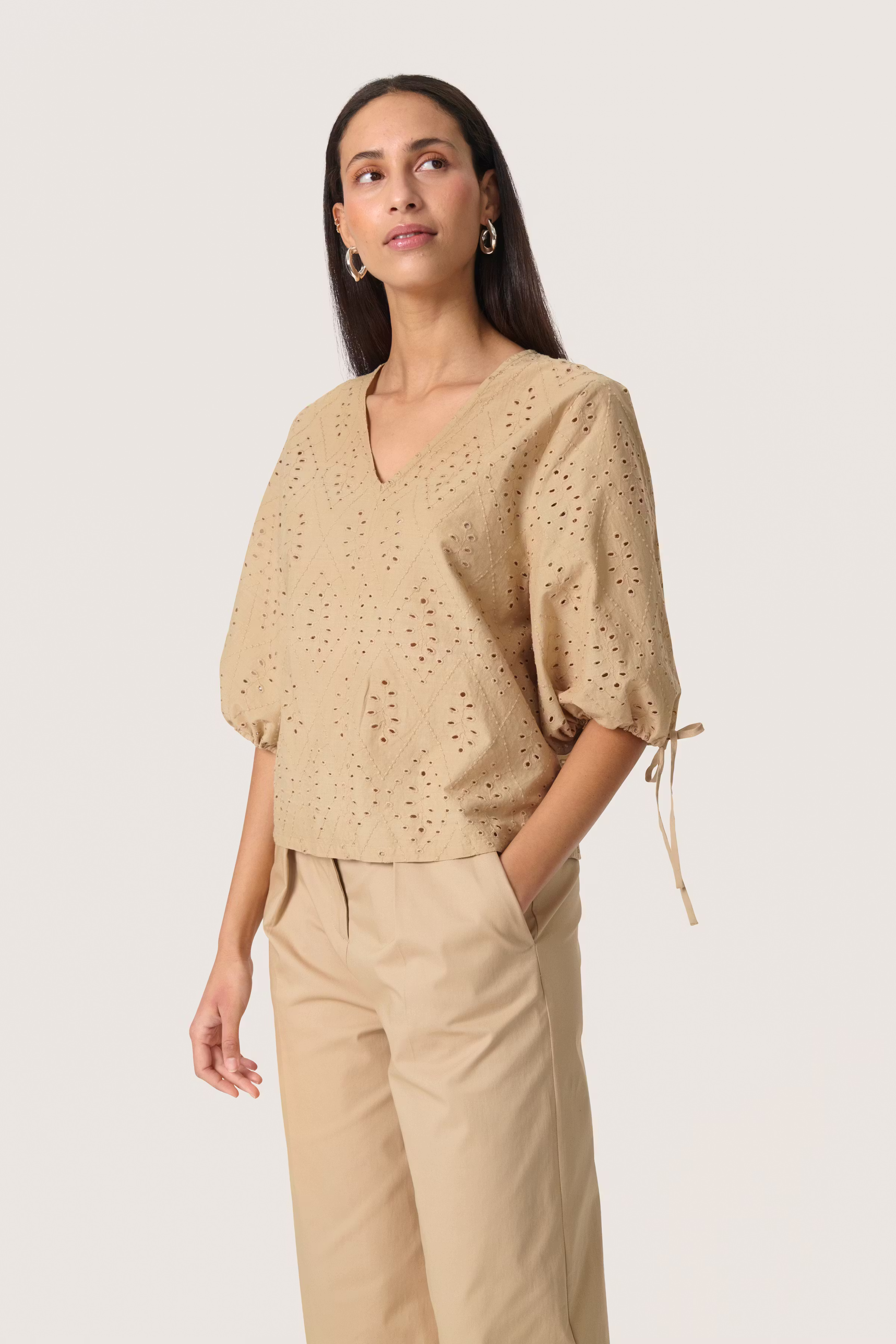 SLJoella Blouse LOOKBOOK FRONT 30408319-151114