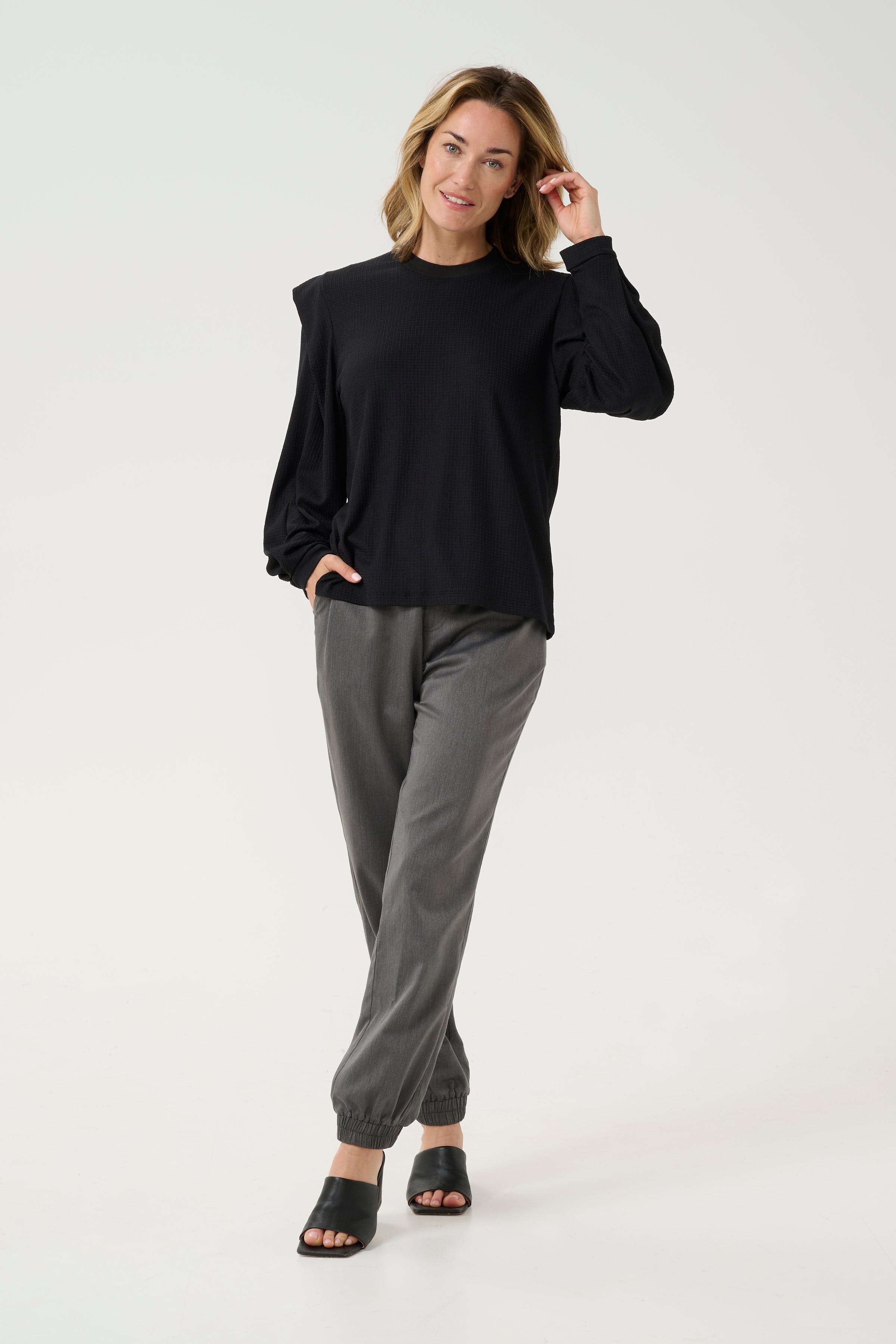 BPnella Bluse LOOKBOOK FRONT 10590779-100121B