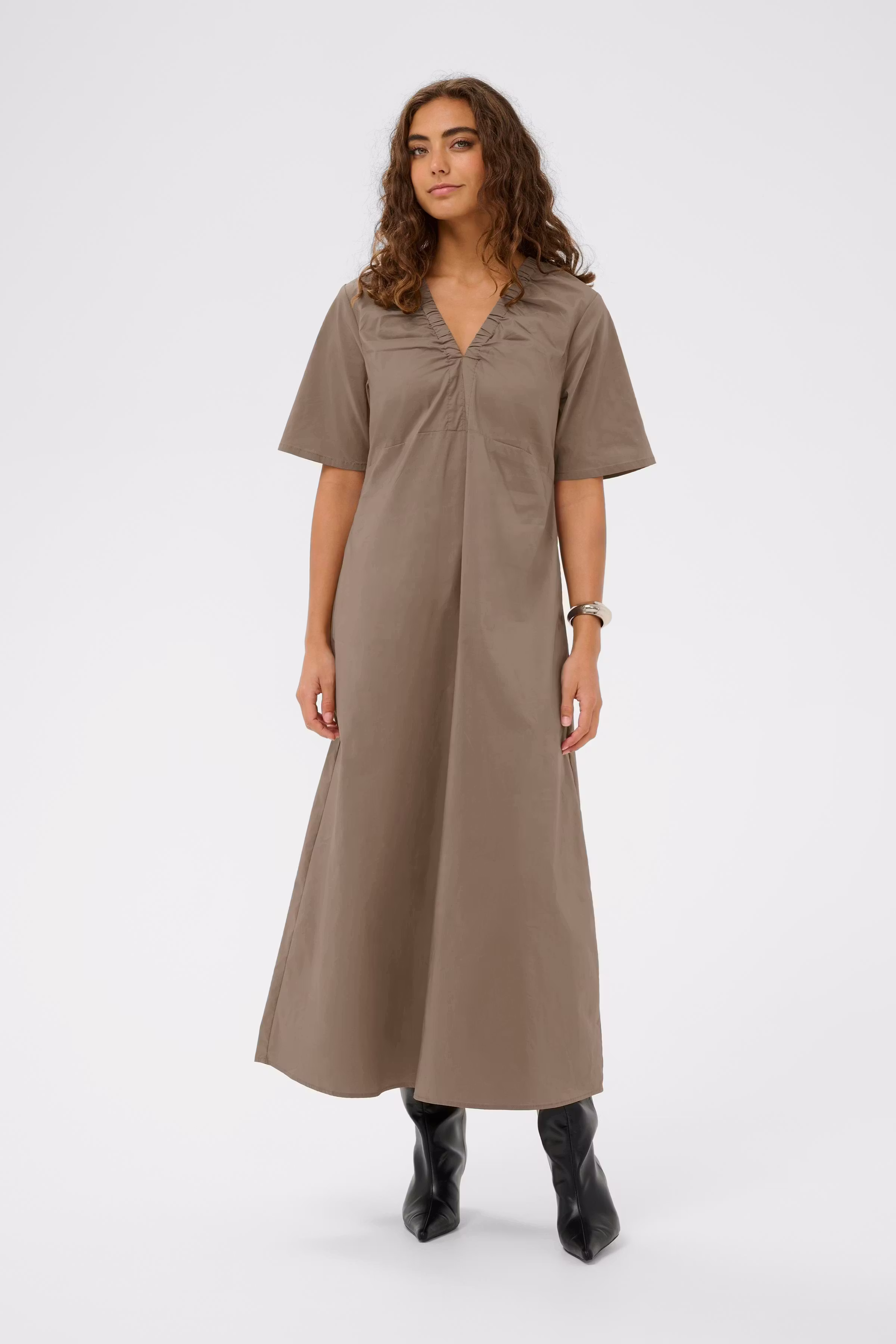 CUberri Kjole LOOKBOOK FRONT 50112204-171410