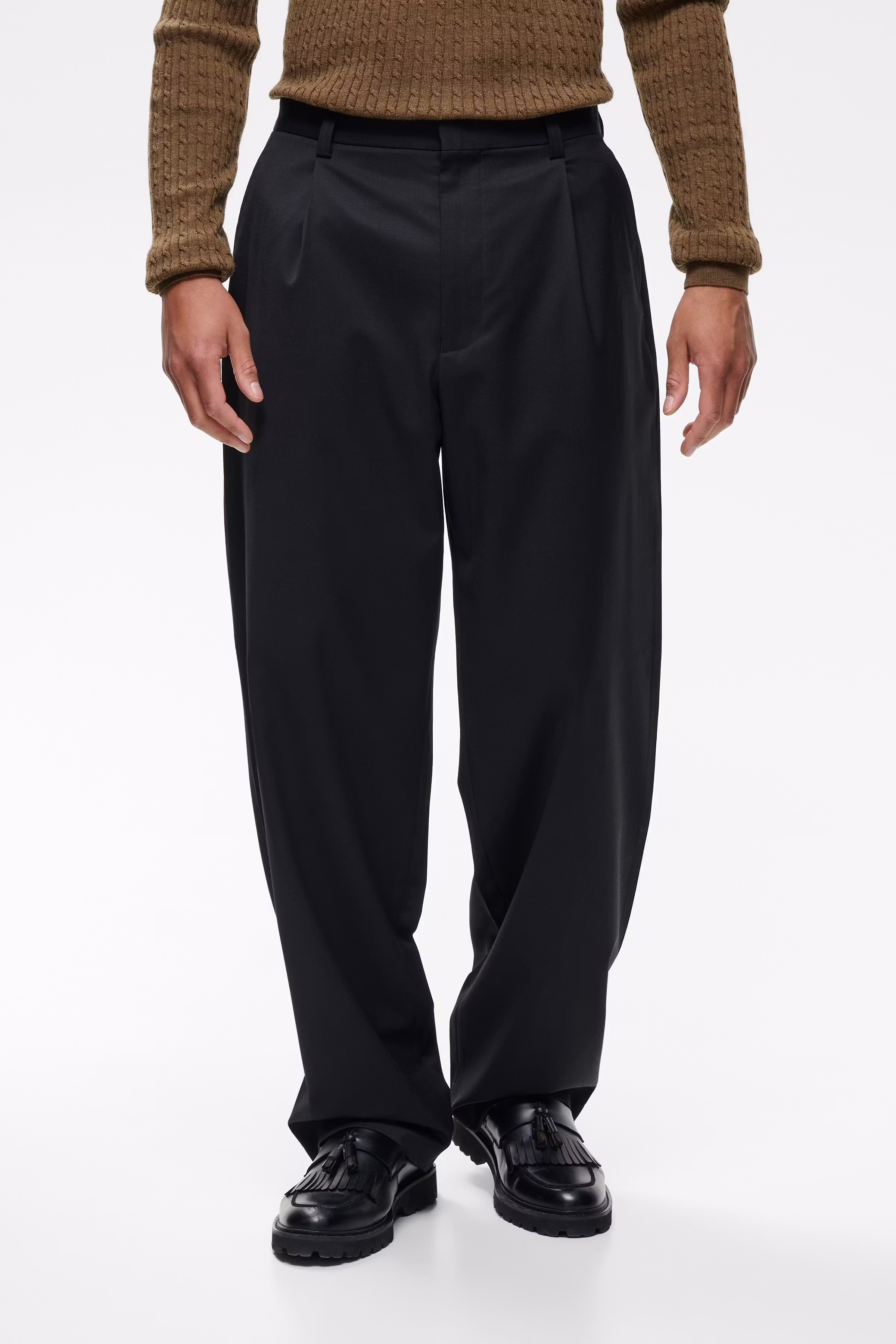 MAchino Bukser LOOKBOOK FRONT 30208850-20050