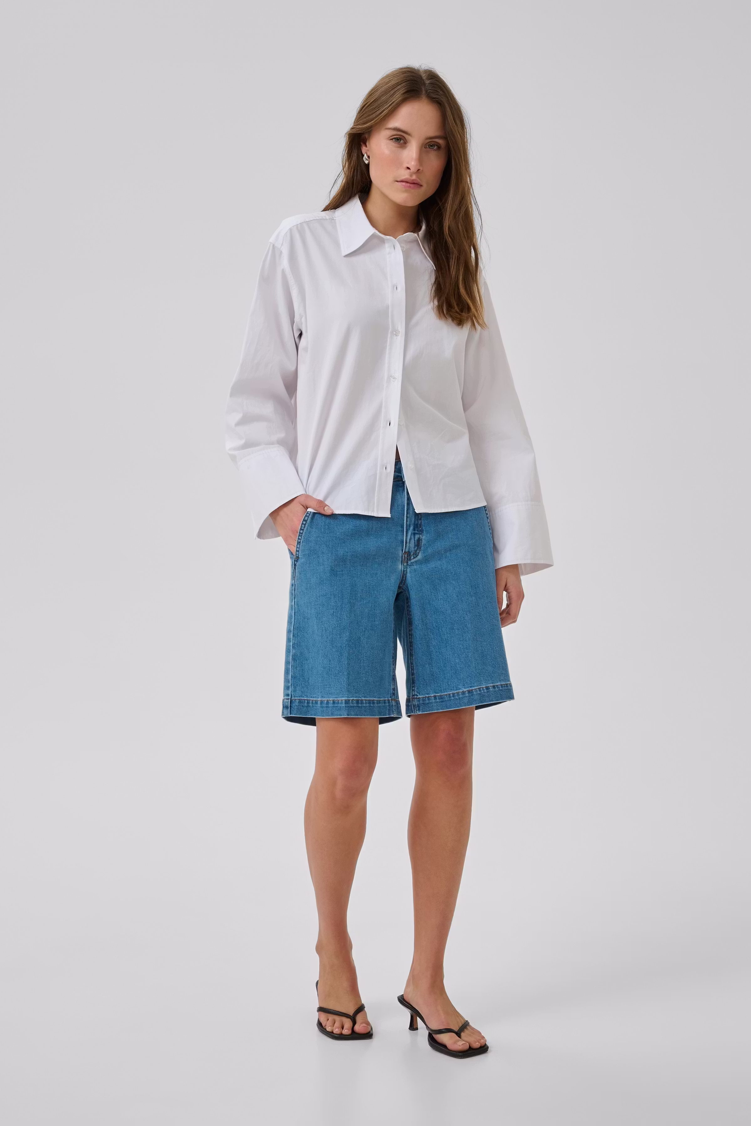 MWLara Shorts LOOKBOOK FRONT 10705650-100053