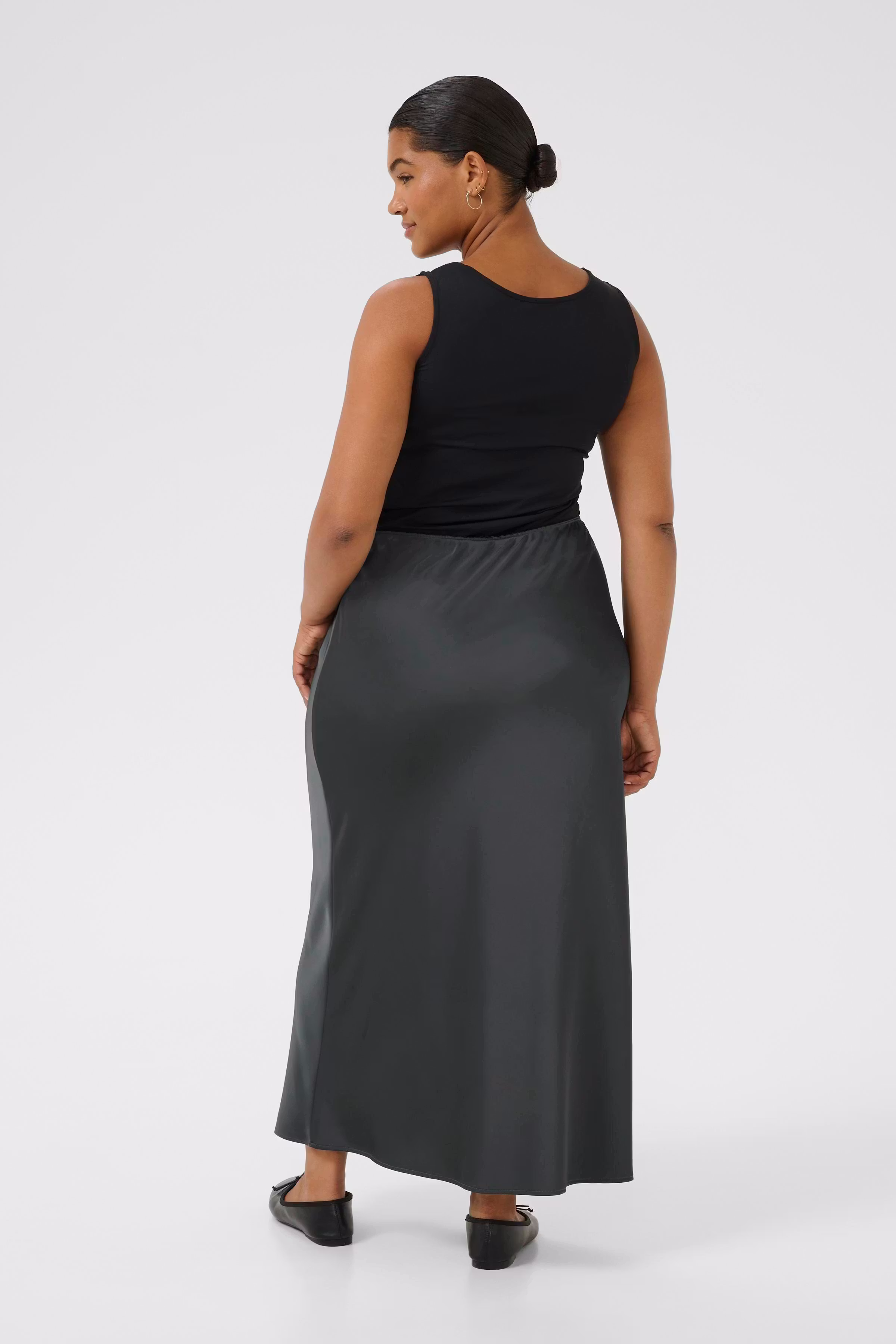 KChilla Skirt LOOKBOOK BACK 10583656-190205