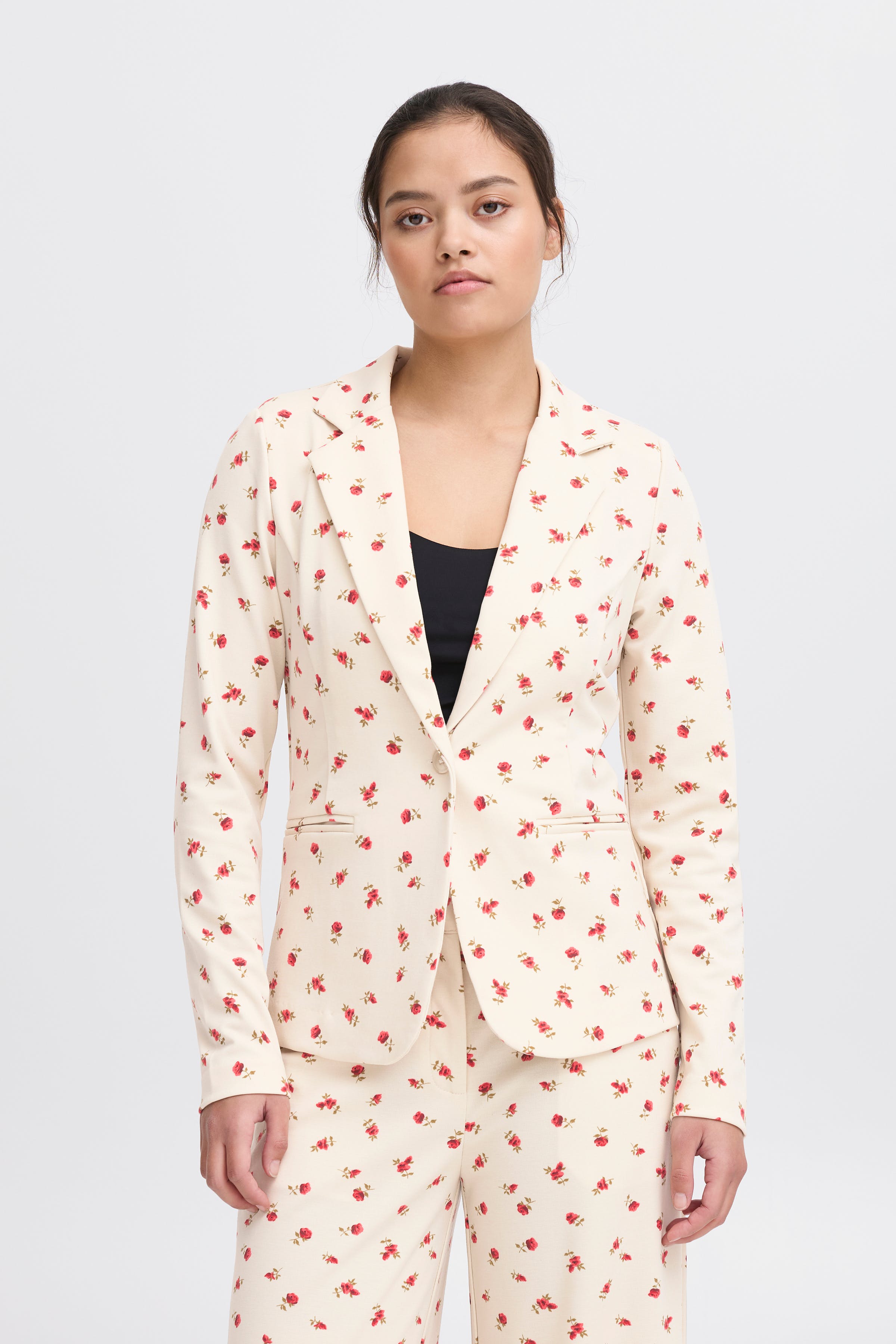 IHKATE Blazer LOOKBOOK FRONT 20123019-204434