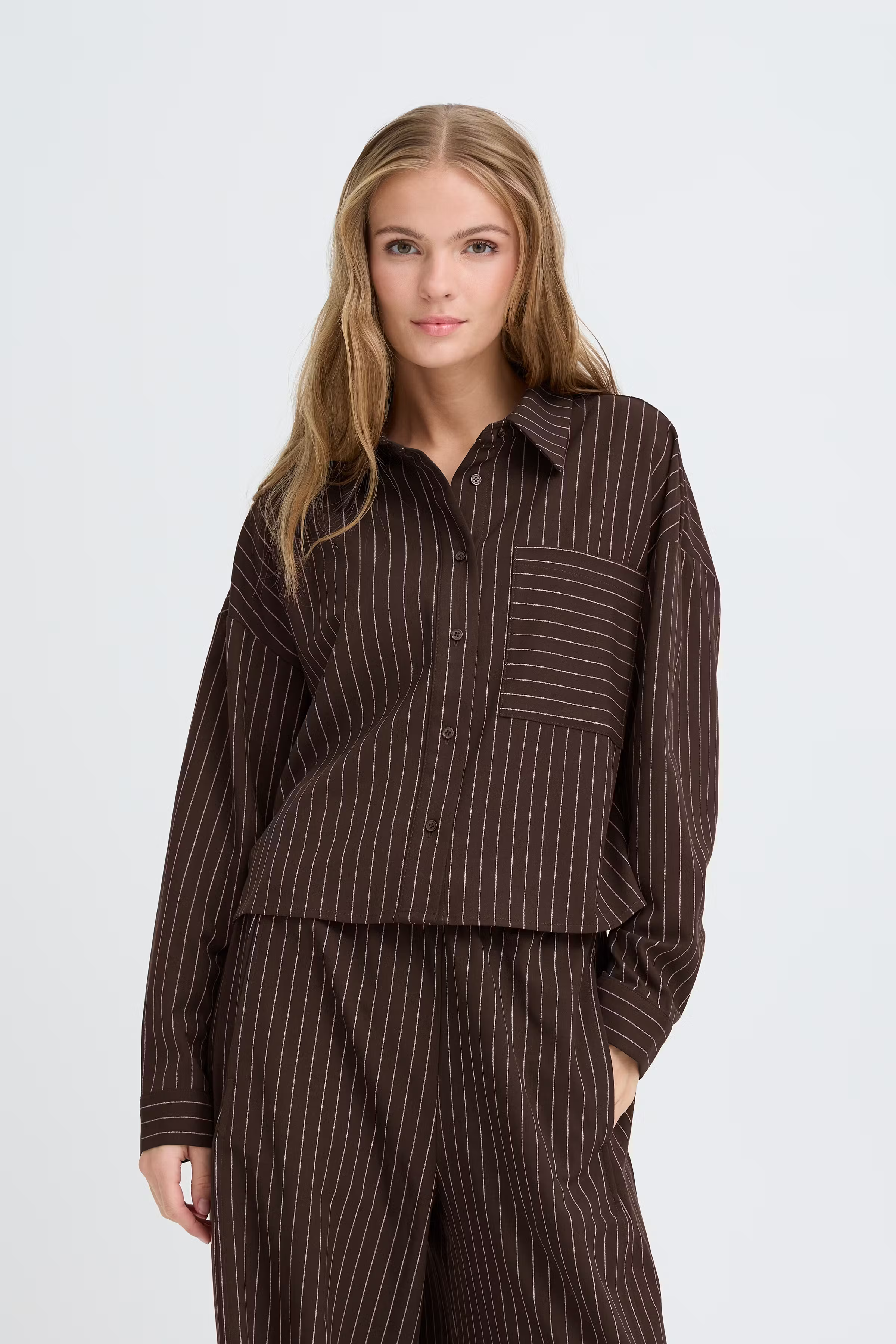 IXTRINE shirt LOOKBOOK FRONT 20123489-190915