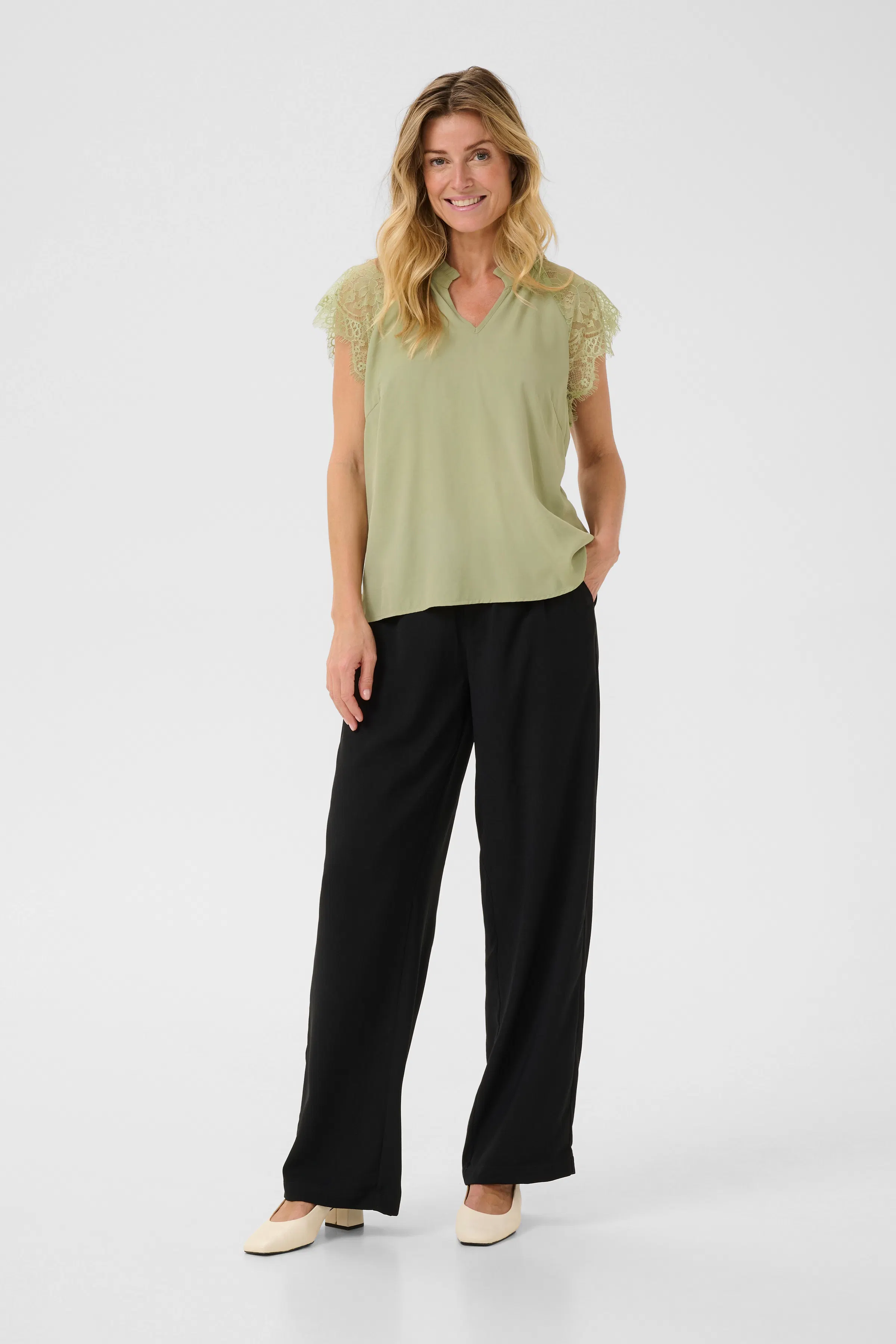 CRNola Bluse LOOKBOOK FRONT 10611693-160213