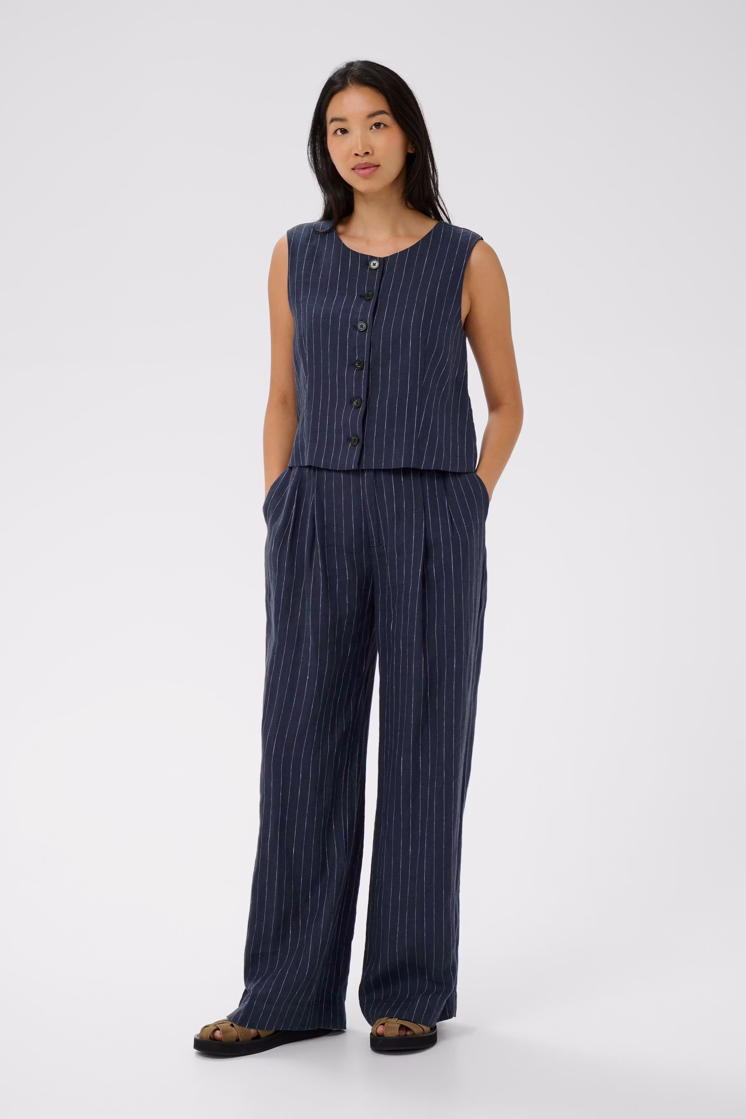 AliyaPW Hose LOOKBOOK FRONT 30310443-304797