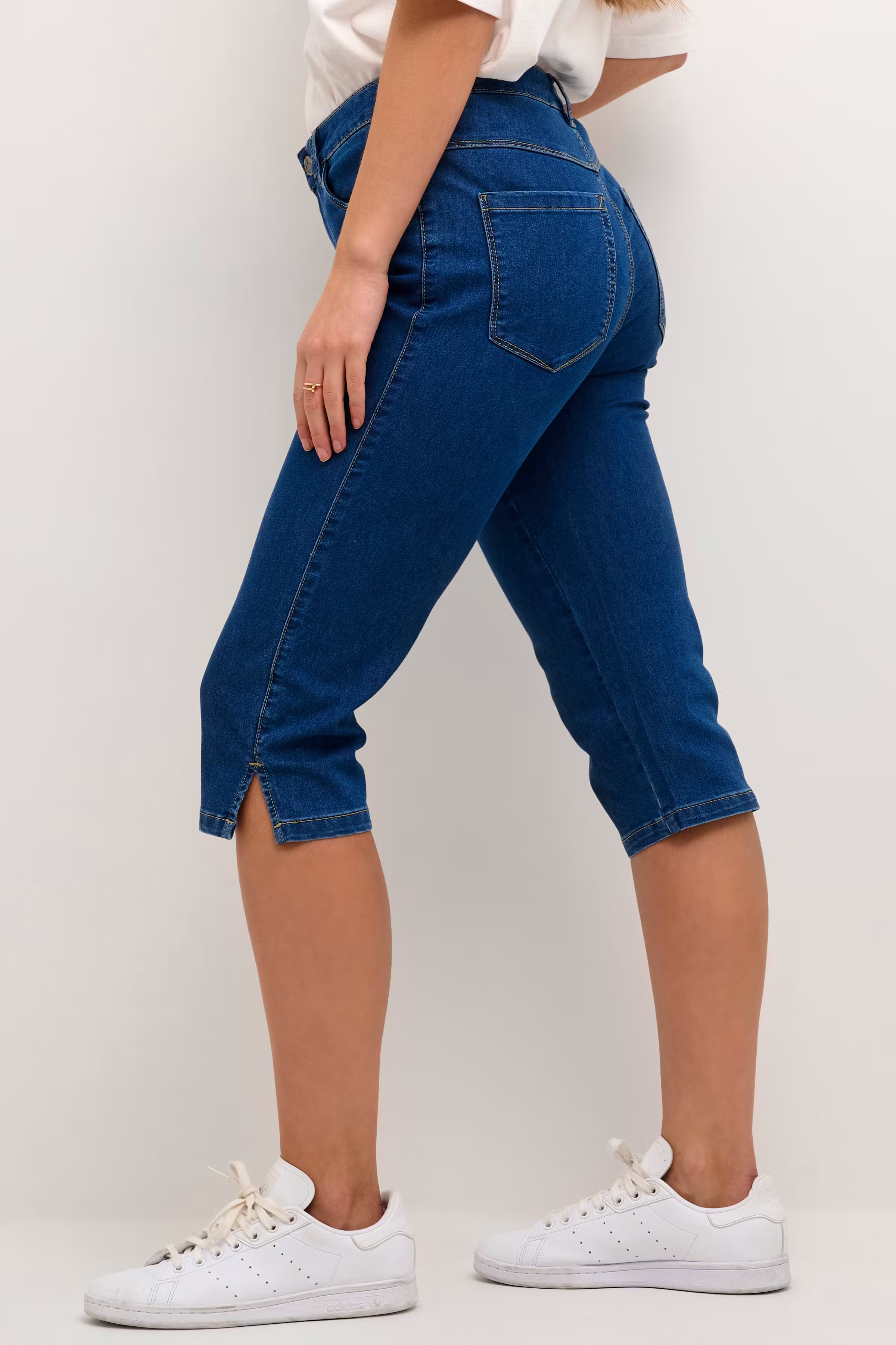 KAvicky Capri Jeans LOOKBOOK BACK 10505521-103758